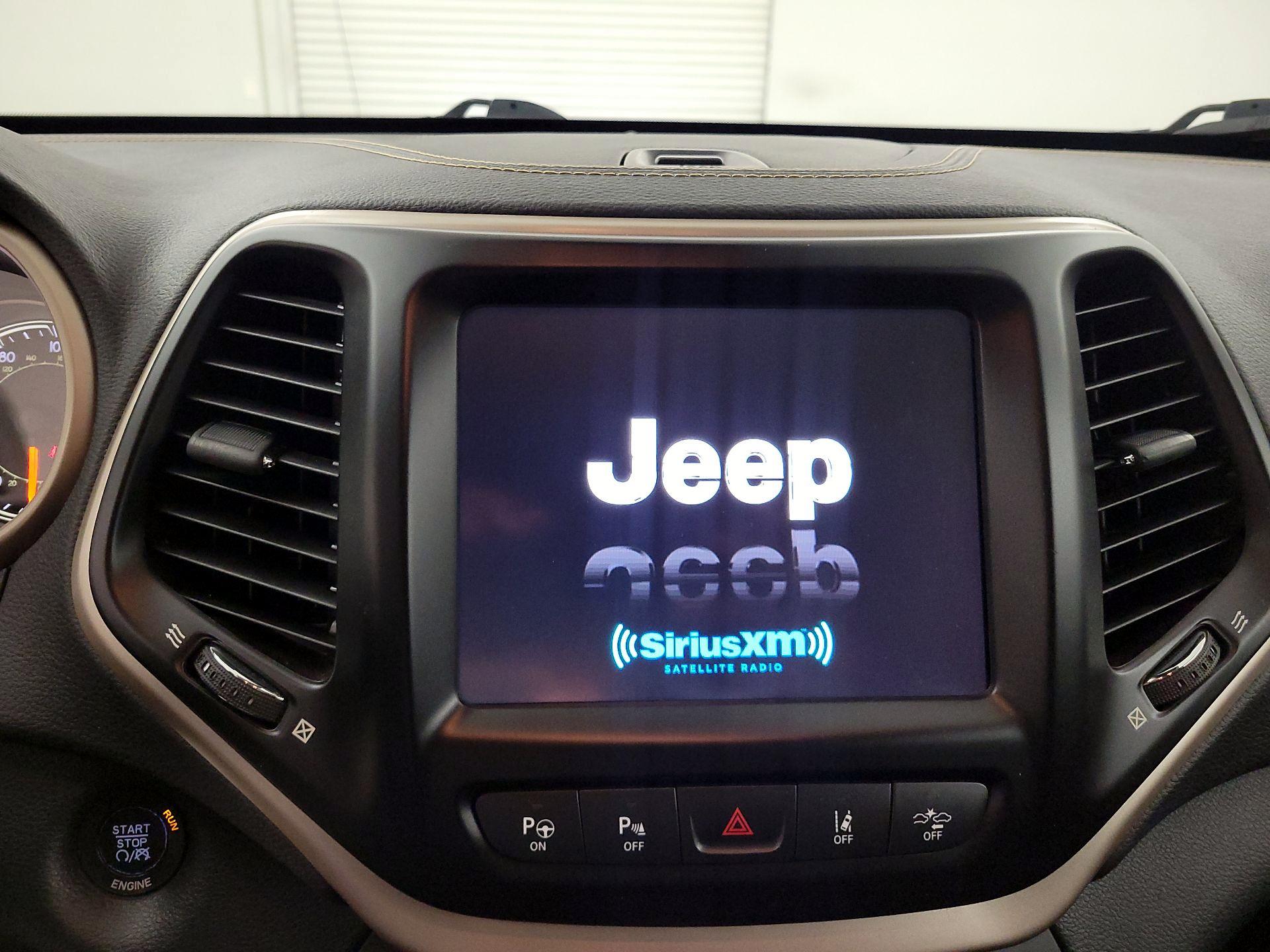 Thumbnail: 2016 Jeep Cherokee - 16