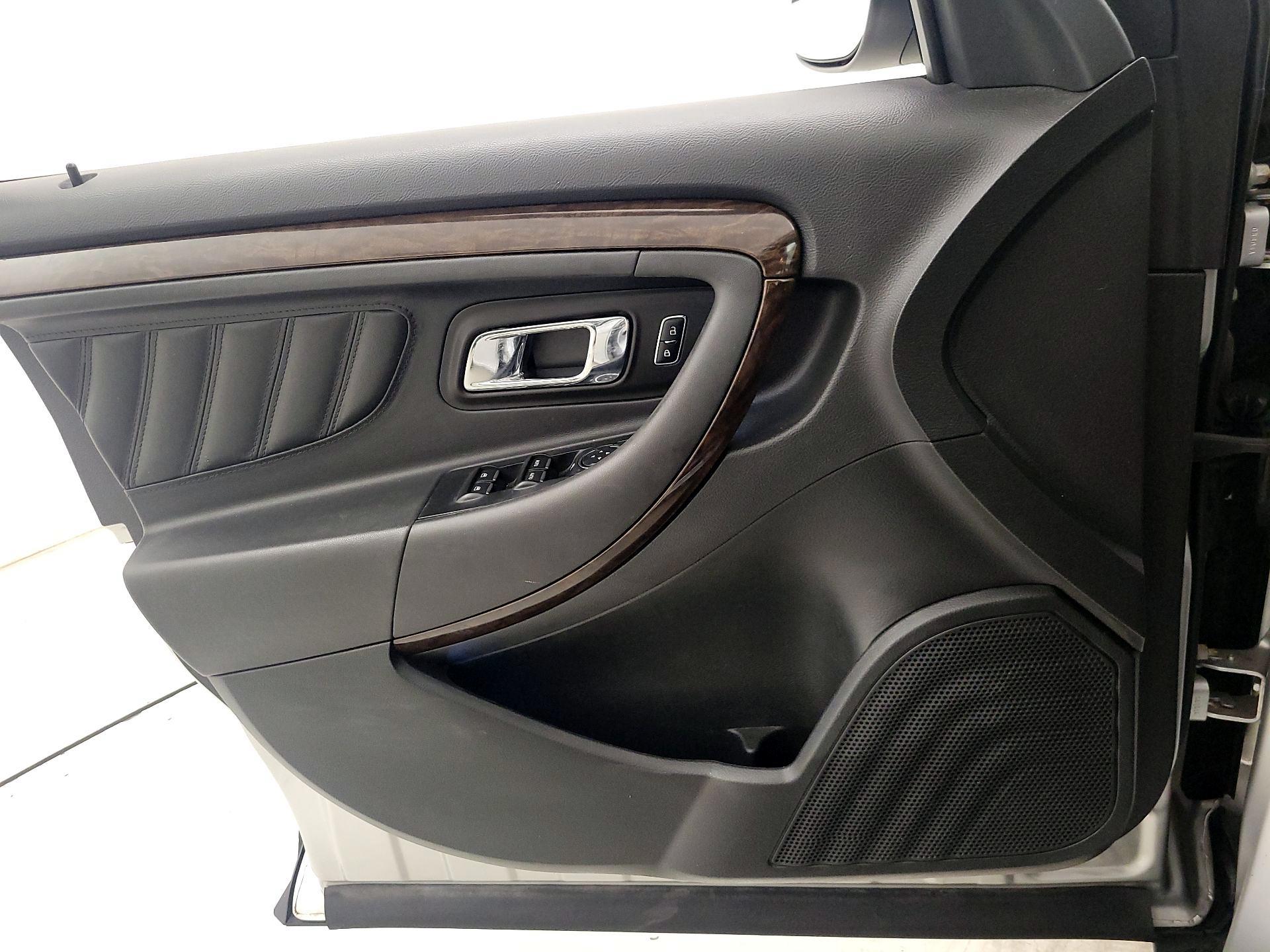 Thumbnail: 2014 Ford Taurus - 12
