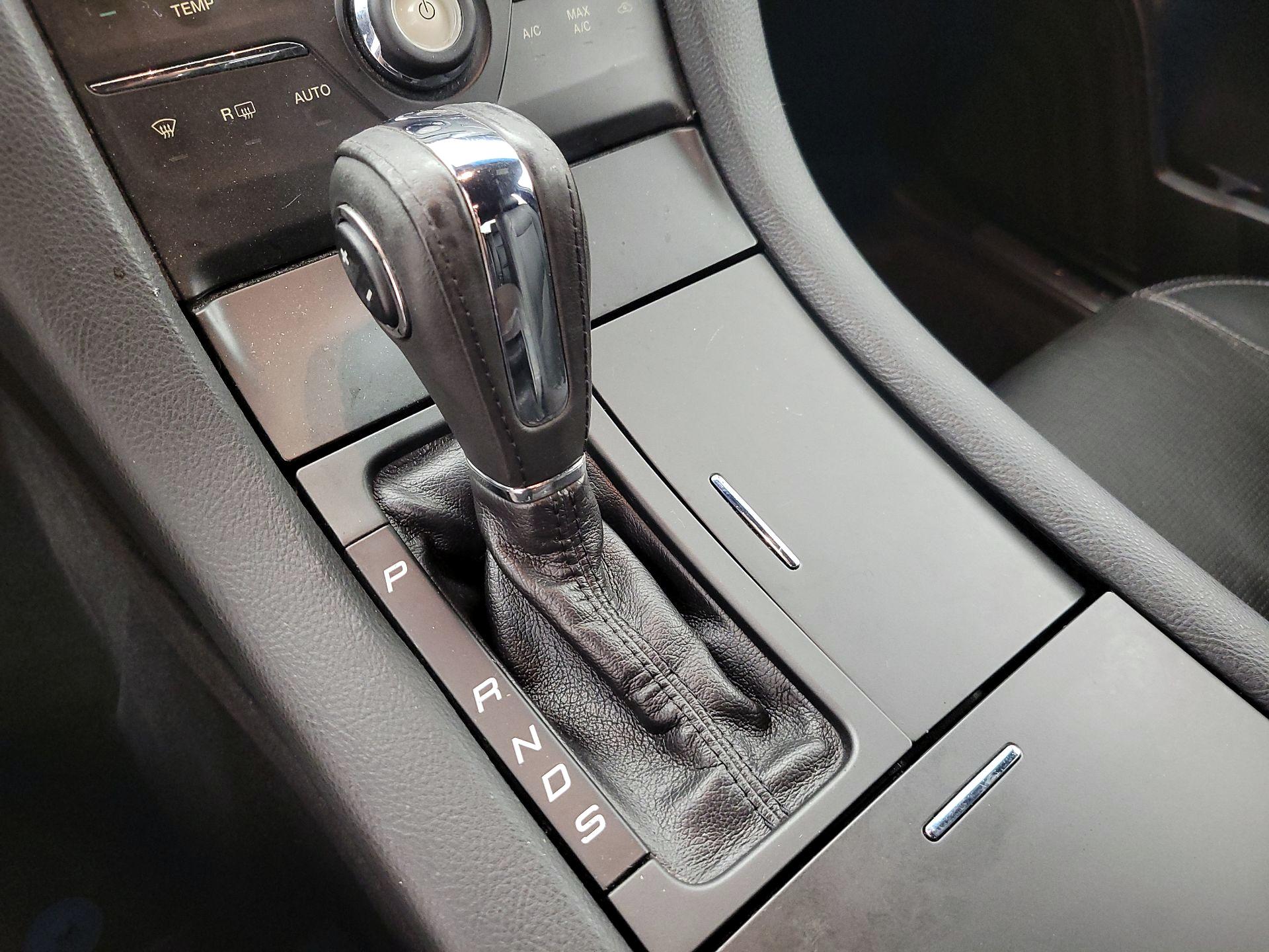 Thumbnail: 2014 Ford Taurus - 18