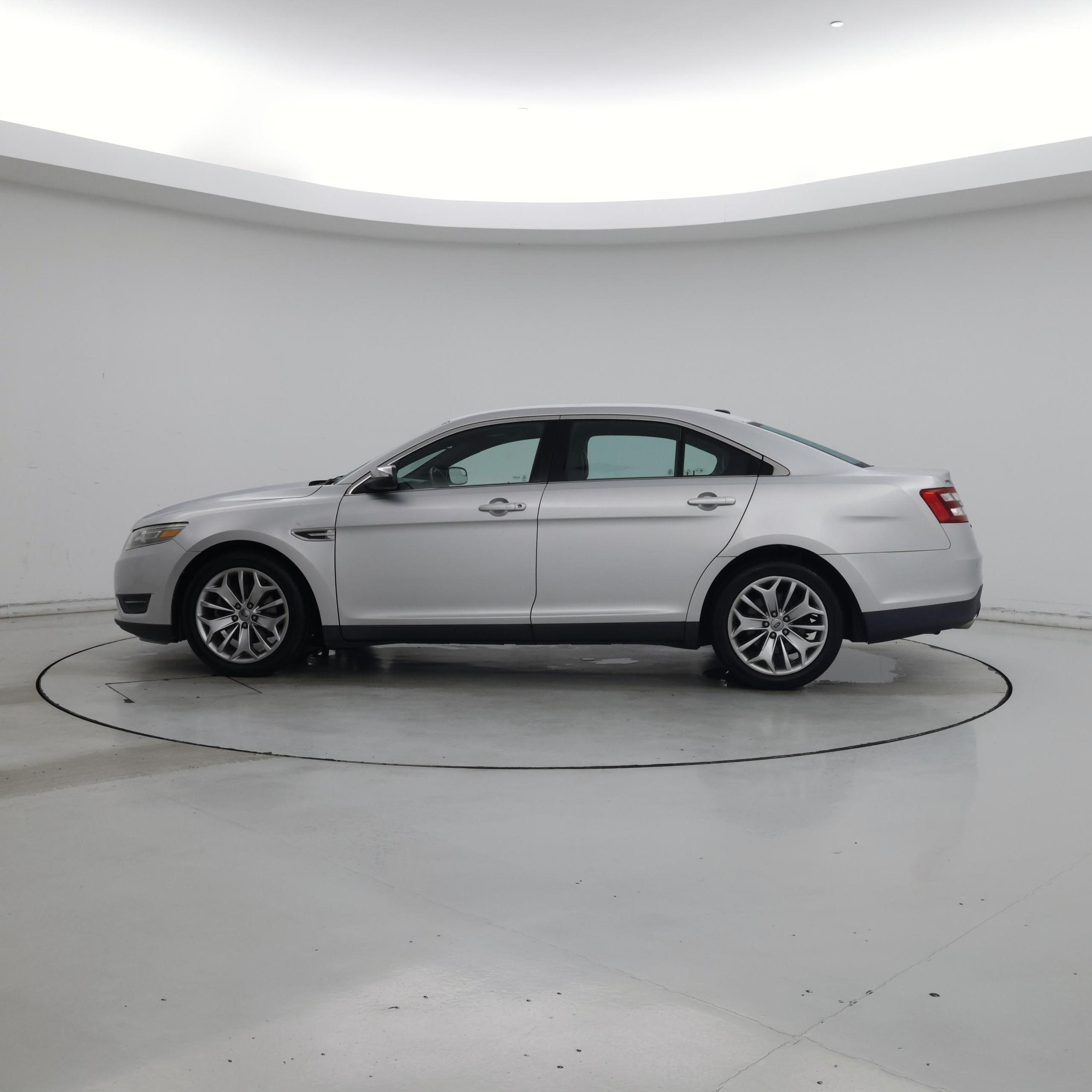 Thumbnail: 2014 Ford Taurus - 3