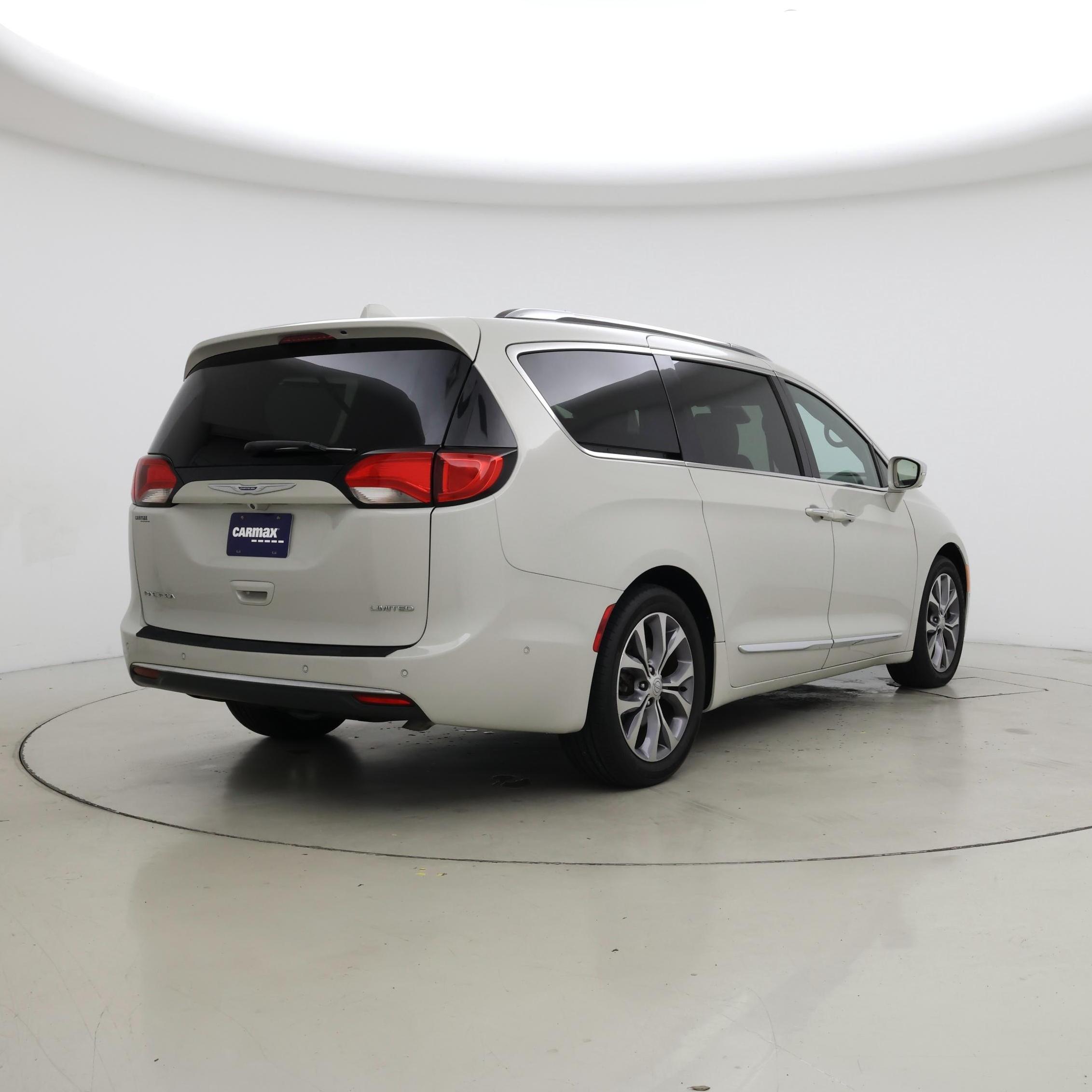 Thumbnail: 2020 Chrysler Pacifica - 8