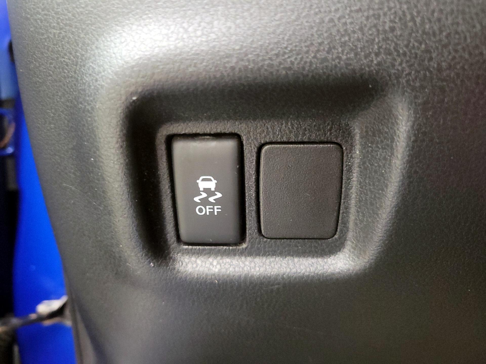 Thumbnail: 2015 Nissan Versa - 13