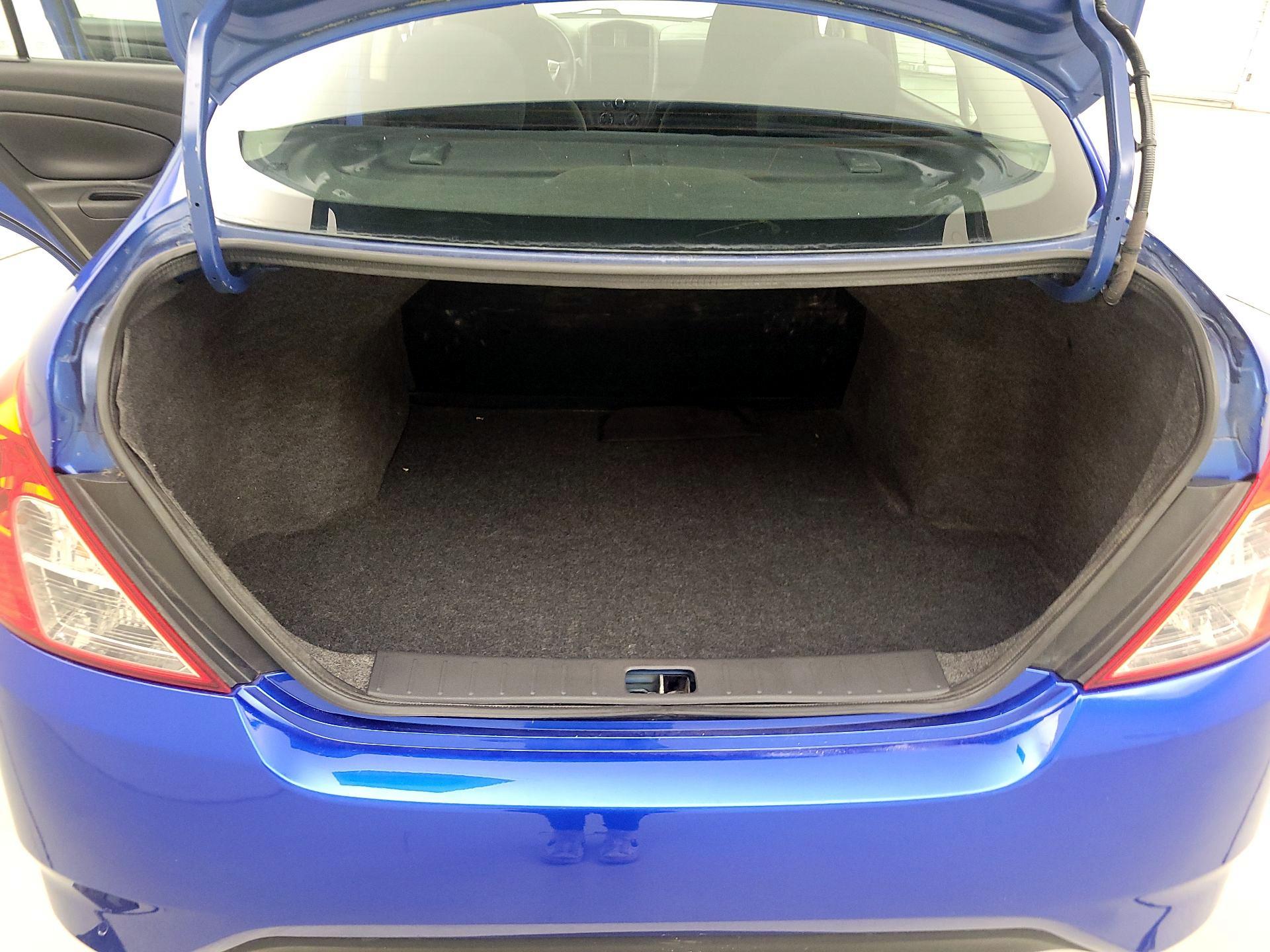 Thumbnail: 2015 Nissan Versa - 18