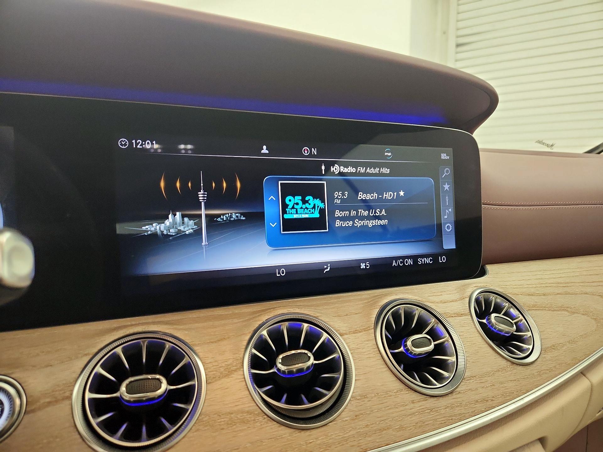 Thumbnail: 2020 Mercedes-Benz E-Class - 16