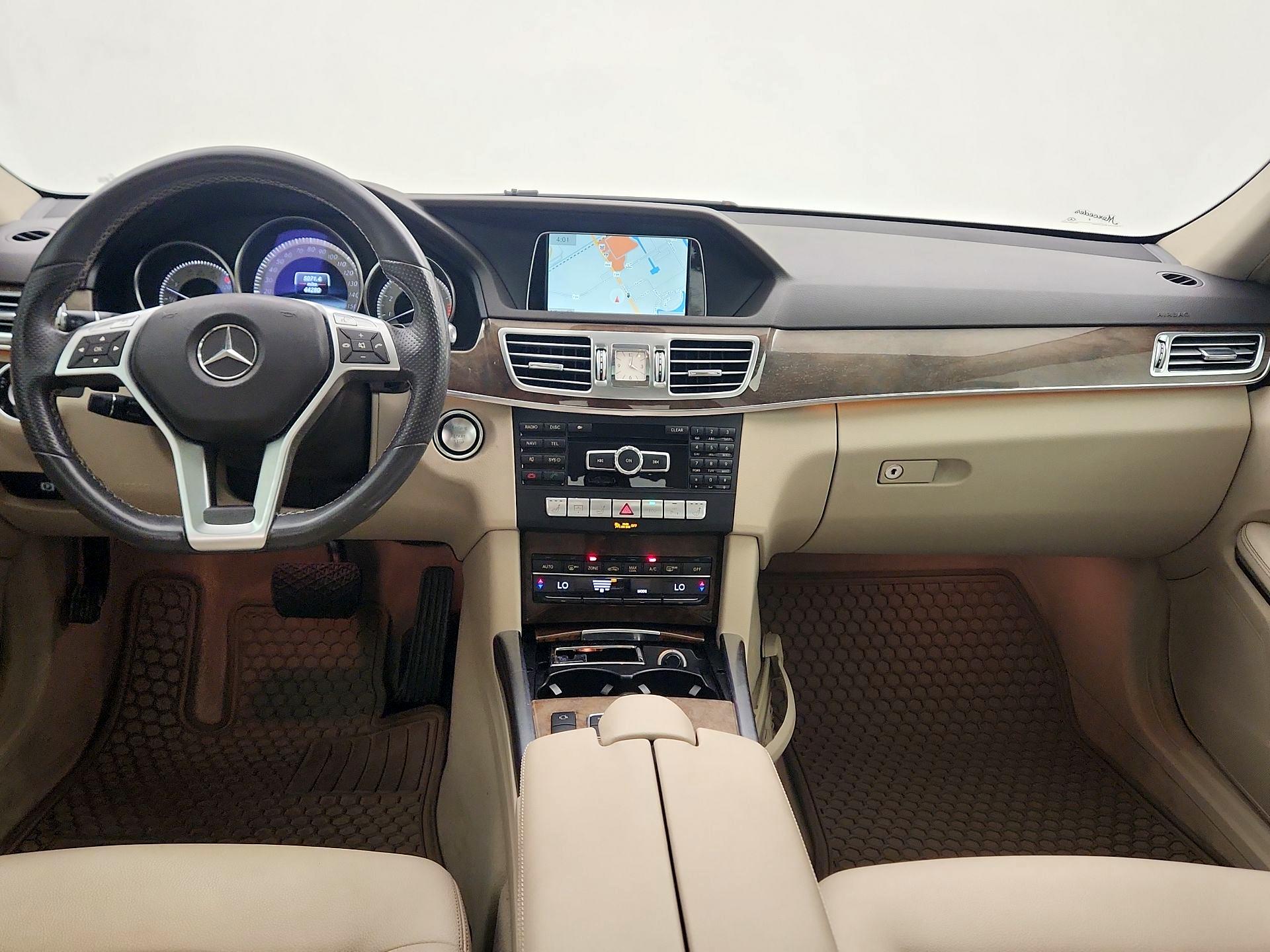 Thumbnail: 2014 Mercedes-Benz E-Class - 9