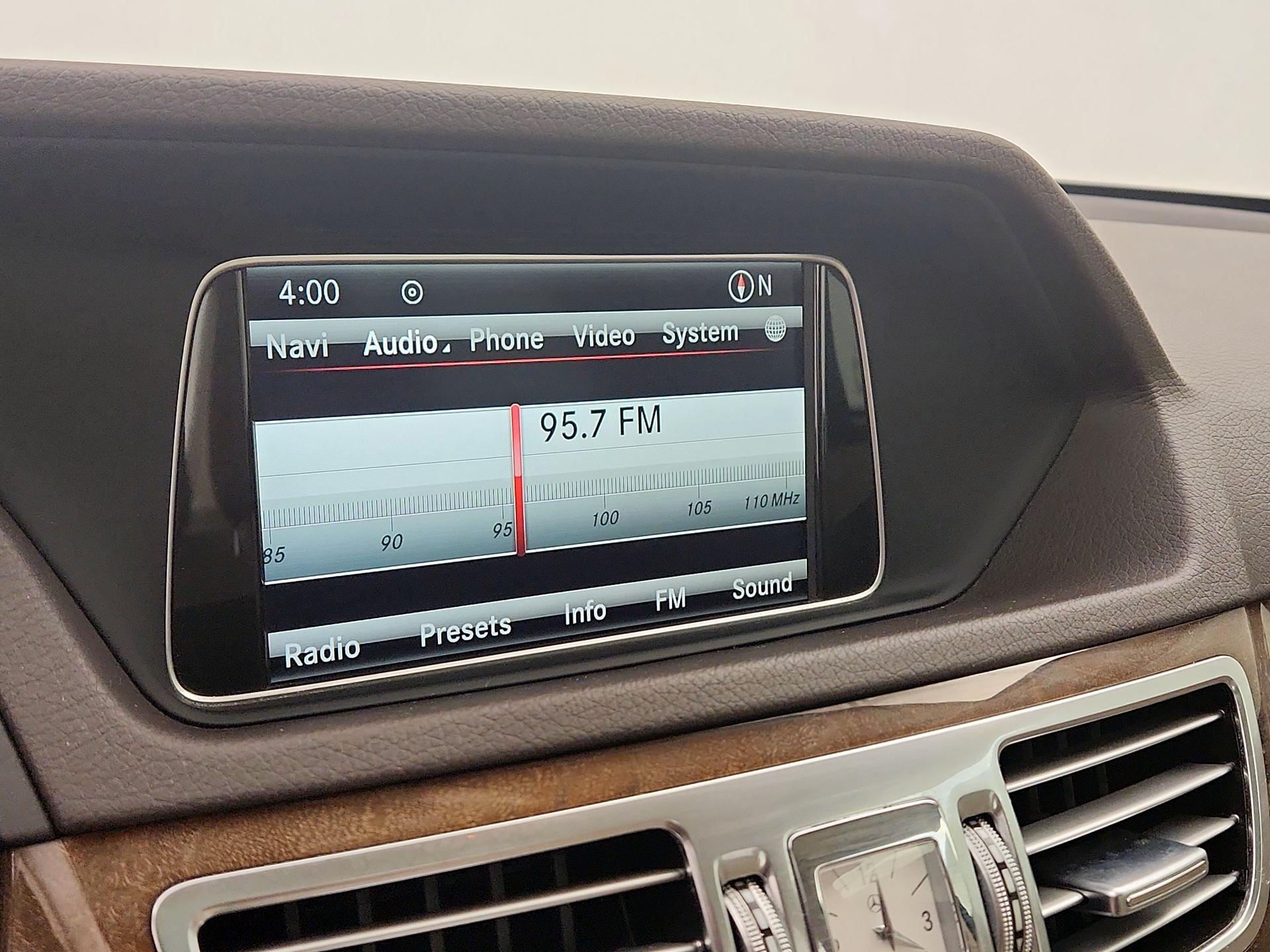 Thumbnail: 2014 Mercedes-Benz E-Class - 16