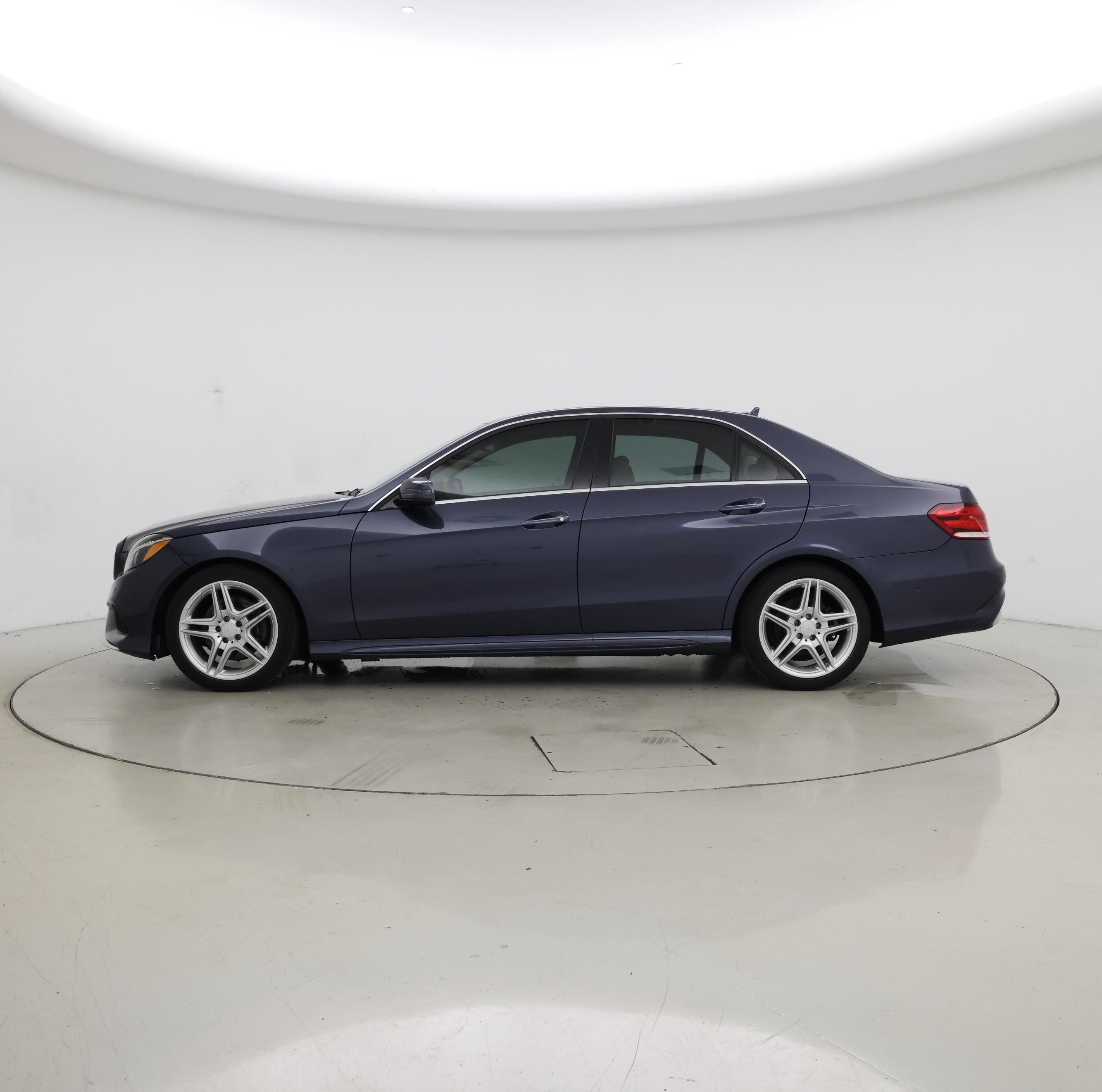 Thumbnail: 2014 Mercedes-Benz E-Class - 3