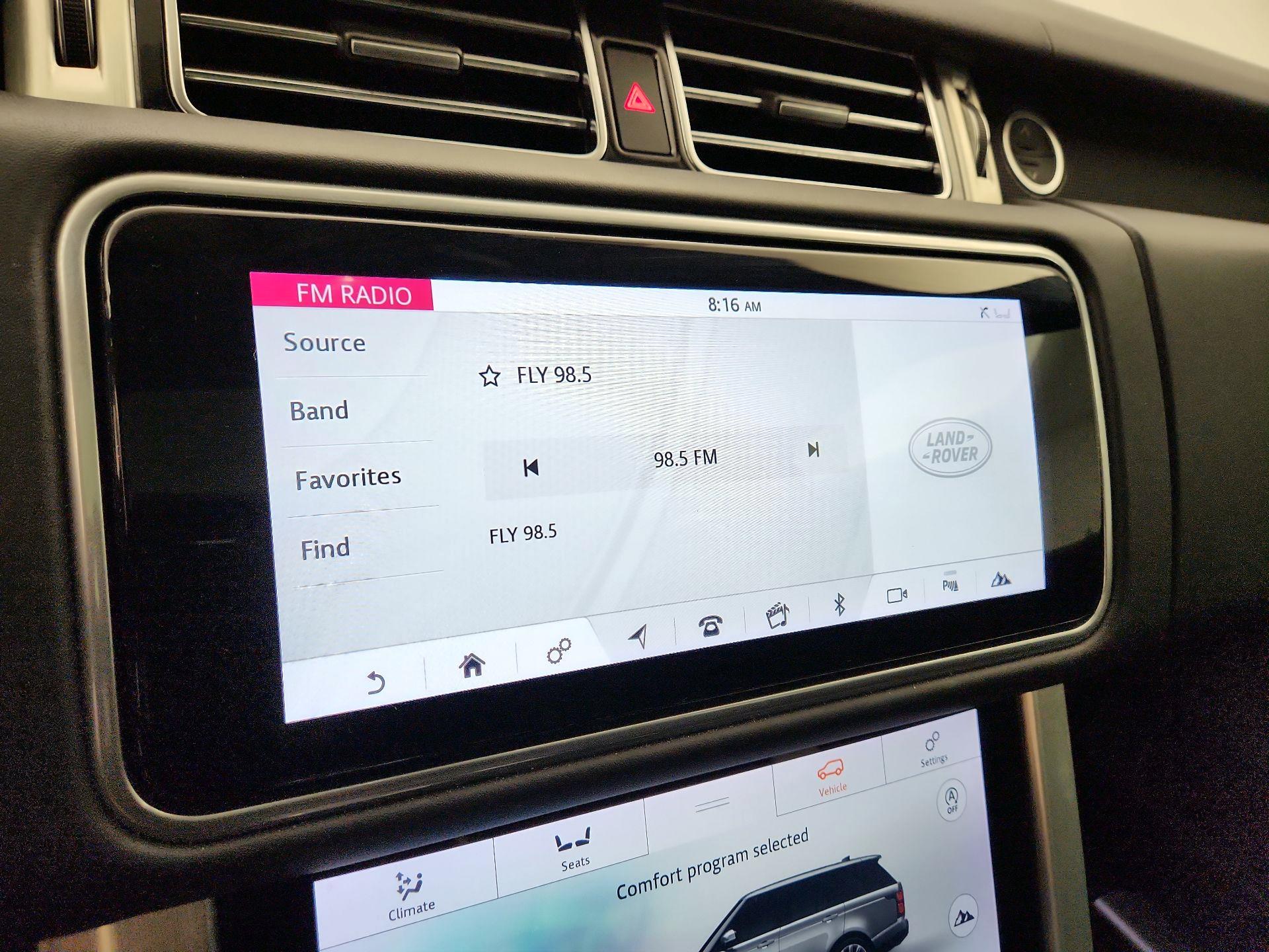 Thumbnail: 2020 Land Rover Range Rover - 16