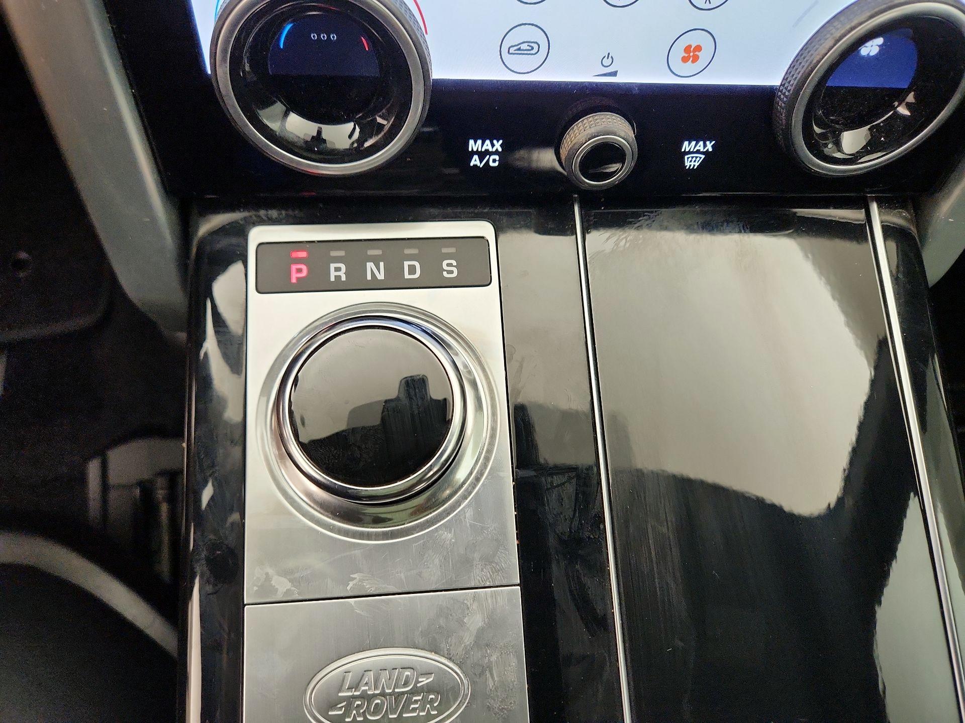 Thumbnail: 2020 Land Rover Range Rover - 18