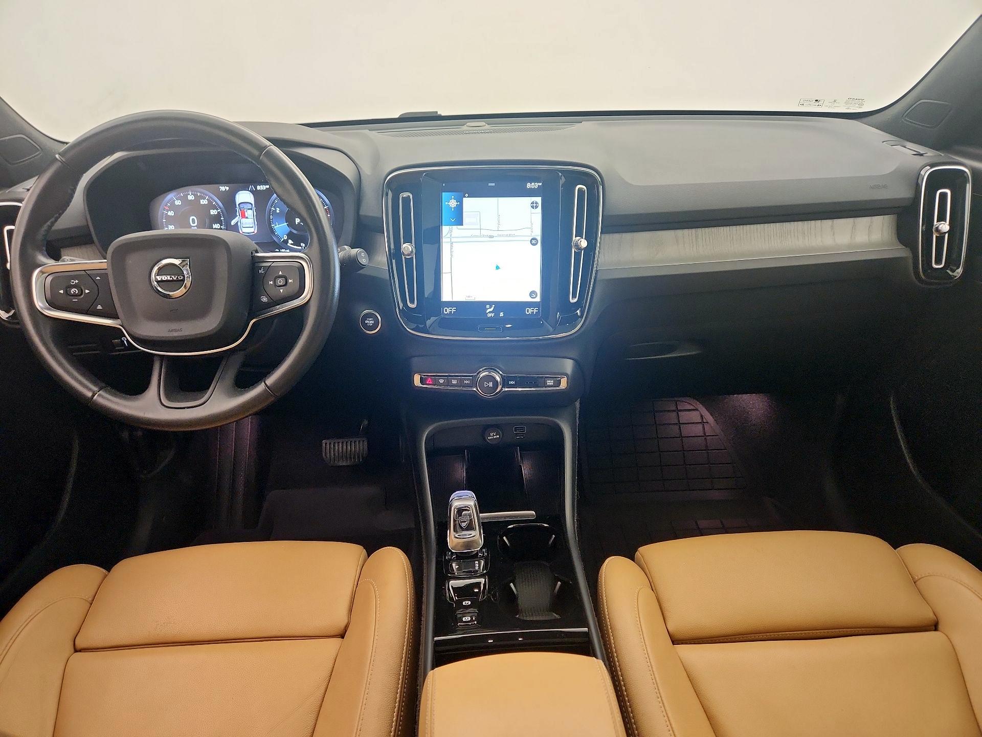 Thumbnail: 2021 Volvo XC40 - 9
