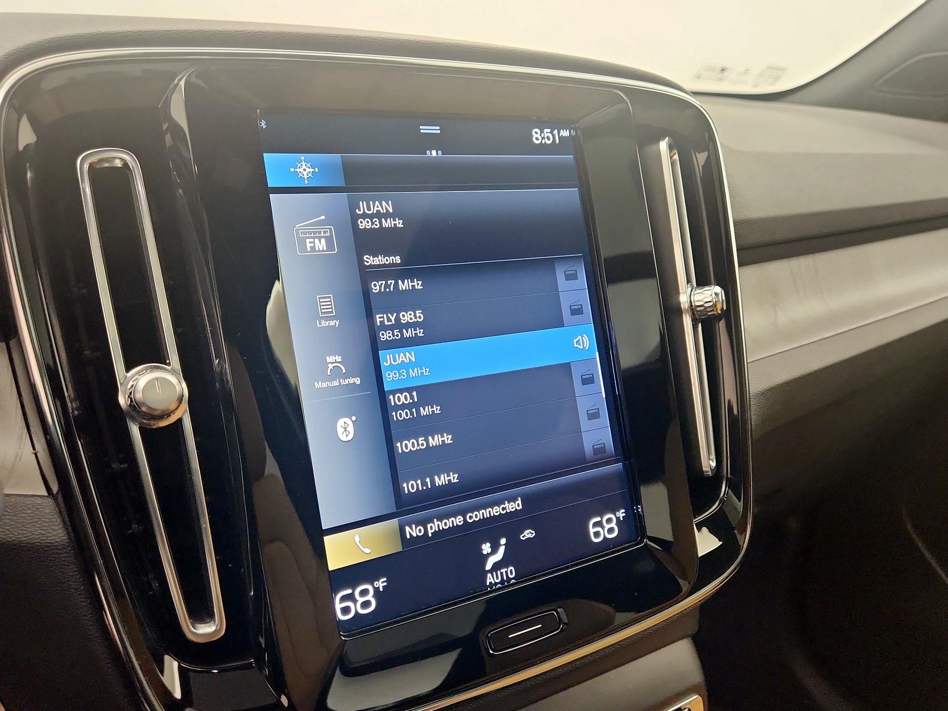 Thumbnail: 2021 Volvo XC40 - 16