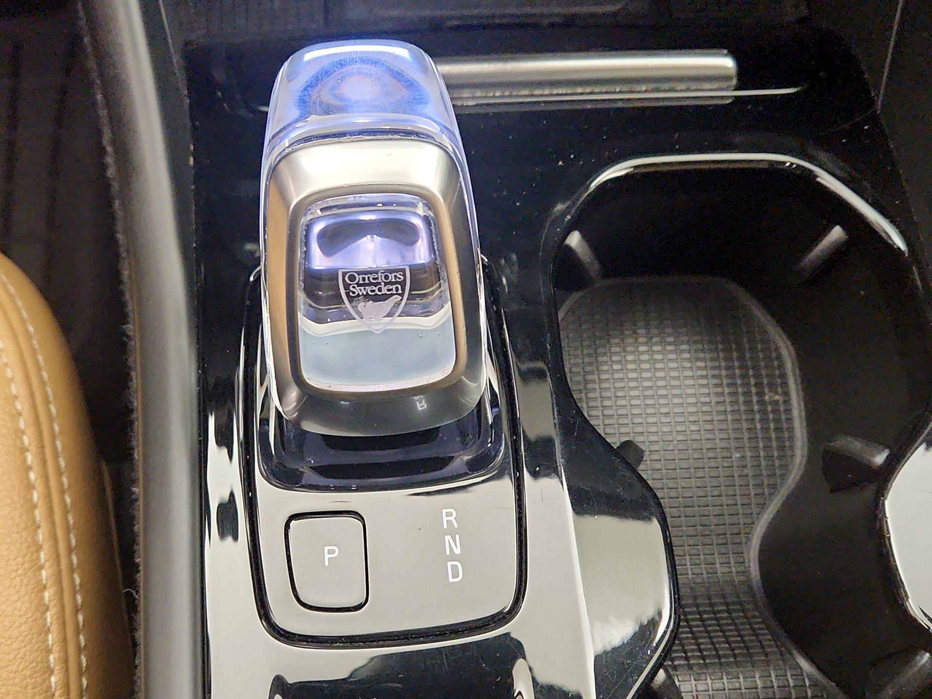 Thumbnail: 2021 Volvo XC40 - 18