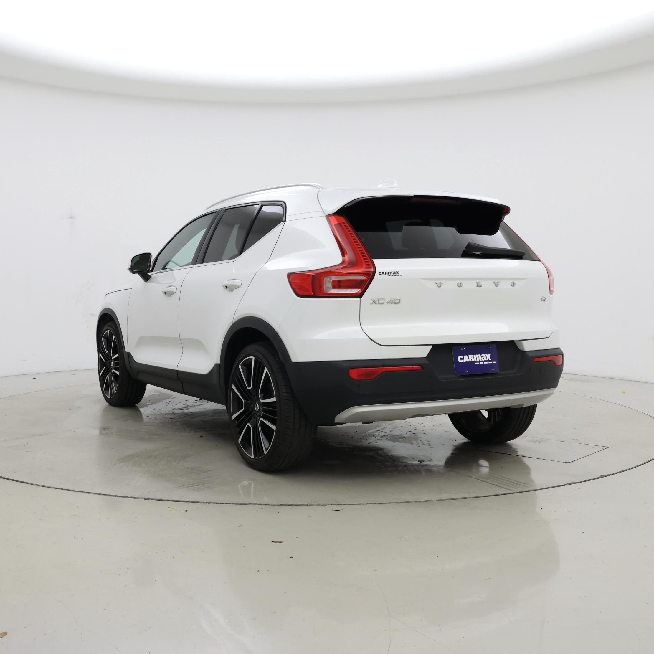 Thumbnail: 2021 Volvo XC40 - 2