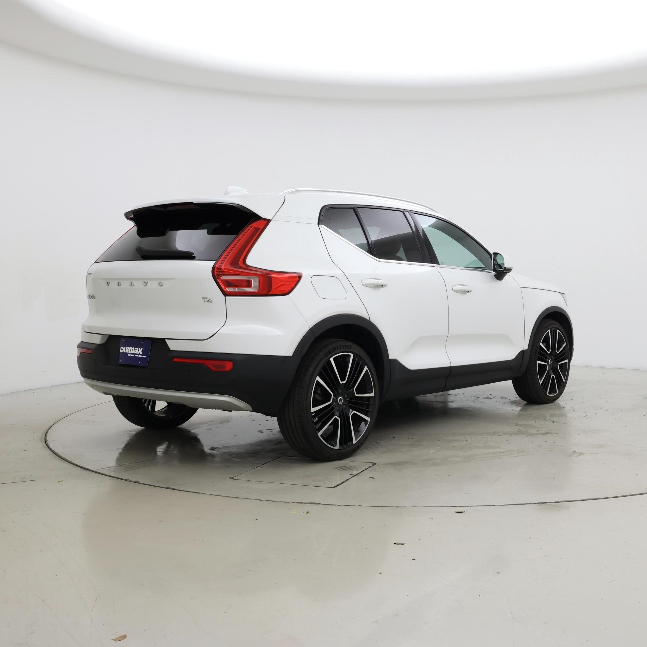 Thumbnail: 2021 Volvo XC40 - 8