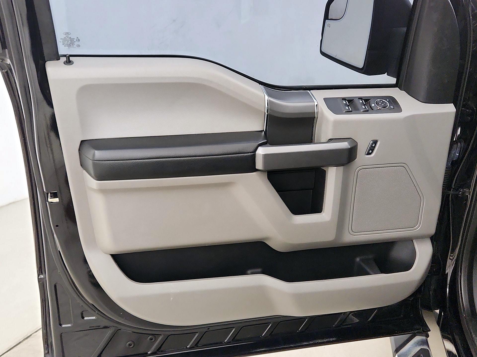 Thumbnail: 2017 Ford F-150 - 12