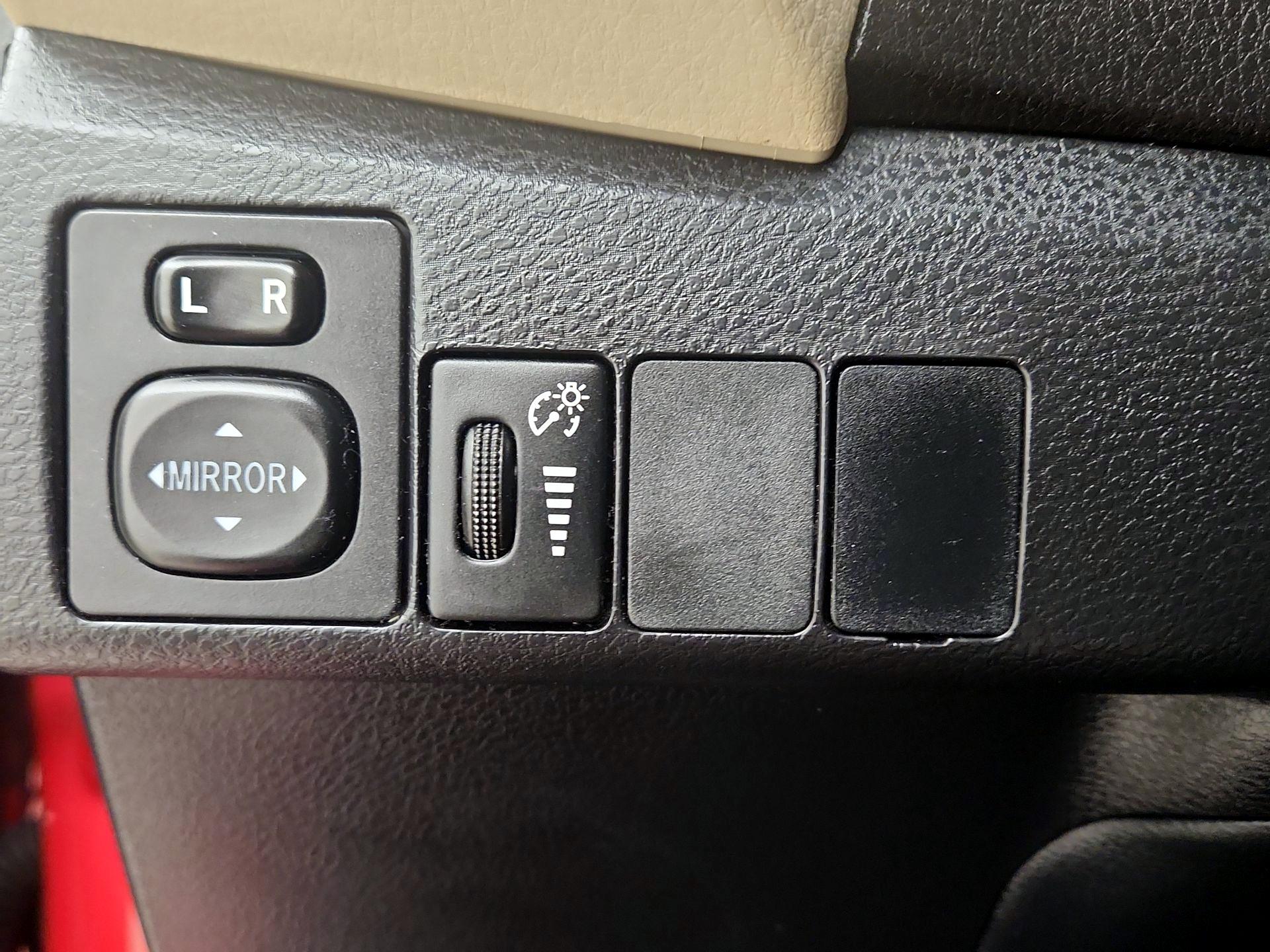 Thumbnail: 2016 Toyota Corolla - 13