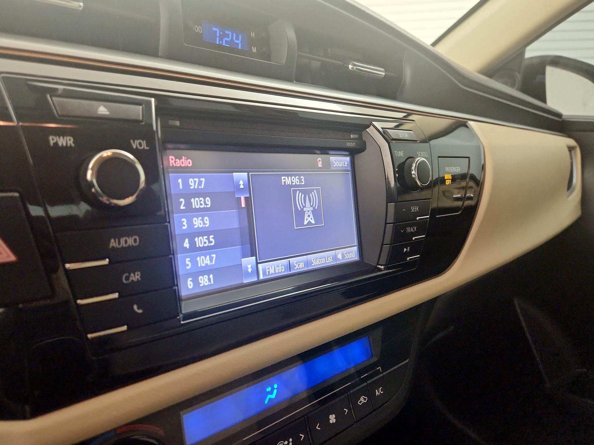 Thumbnail: 2016 Toyota Corolla - 15
