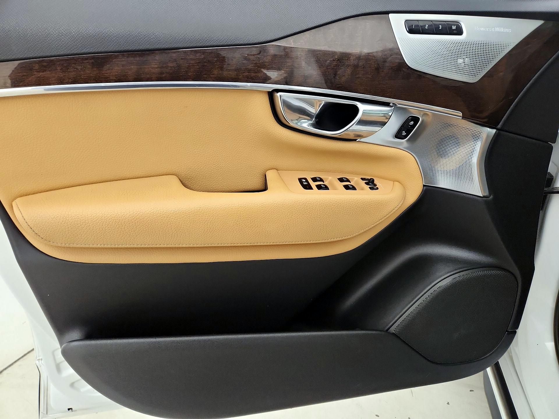 Thumbnail: 2017 Volvo XC90 - 12