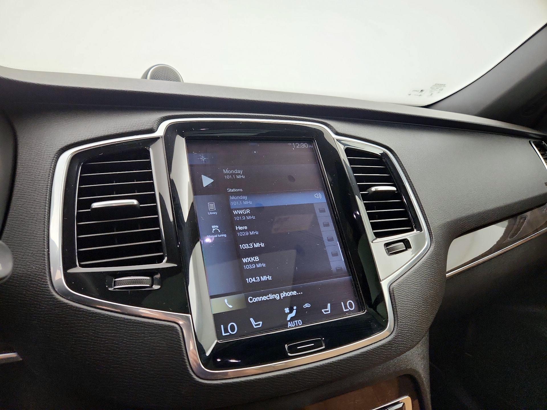 Thumbnail: 2017 Volvo XC90 - 15