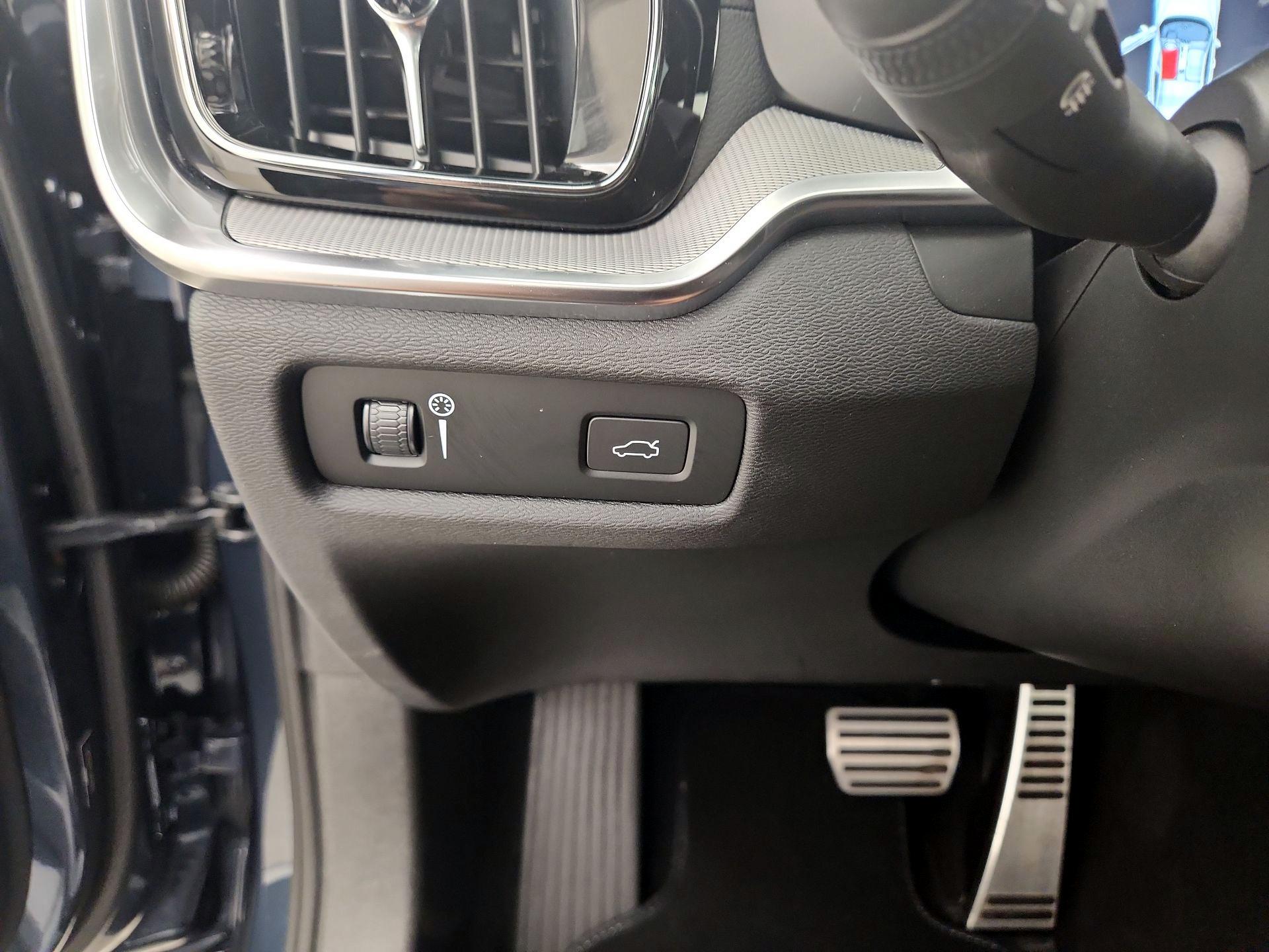 Thumbnail: 2020 Volvo S60 - 13