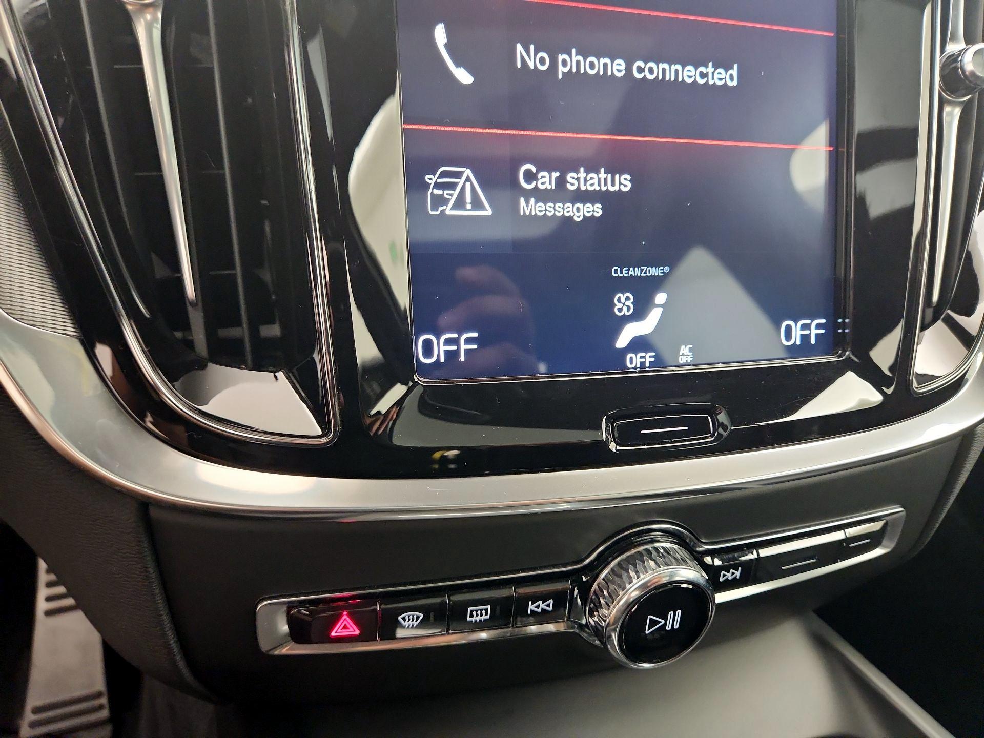 Thumbnail: 2020 Volvo S60 - 17