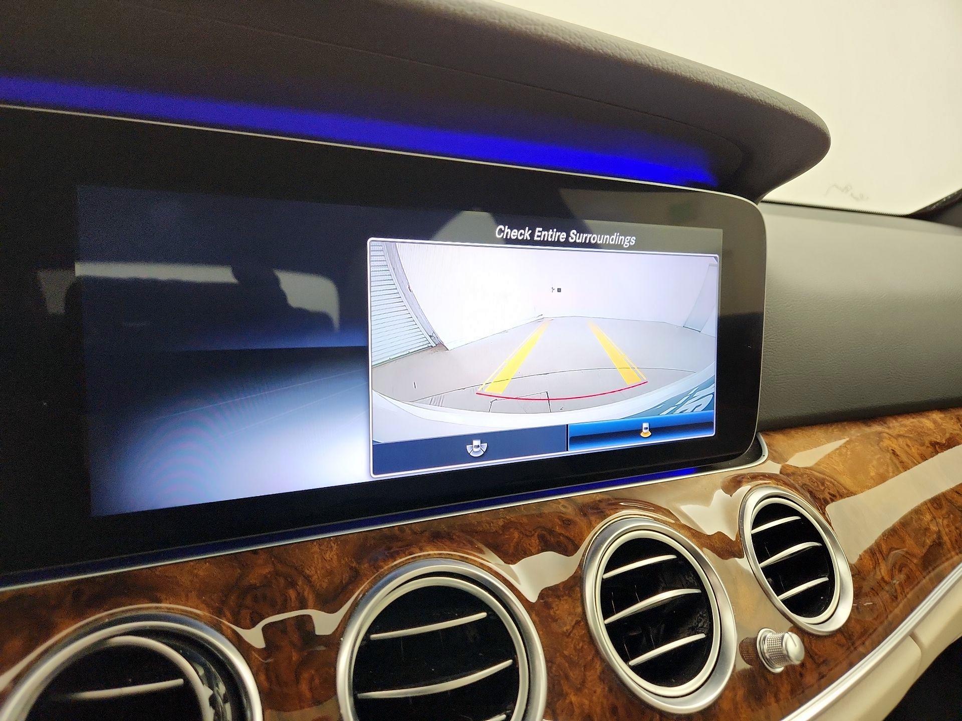 Thumbnail: 2020 Mercedes-Benz E-Class - 15