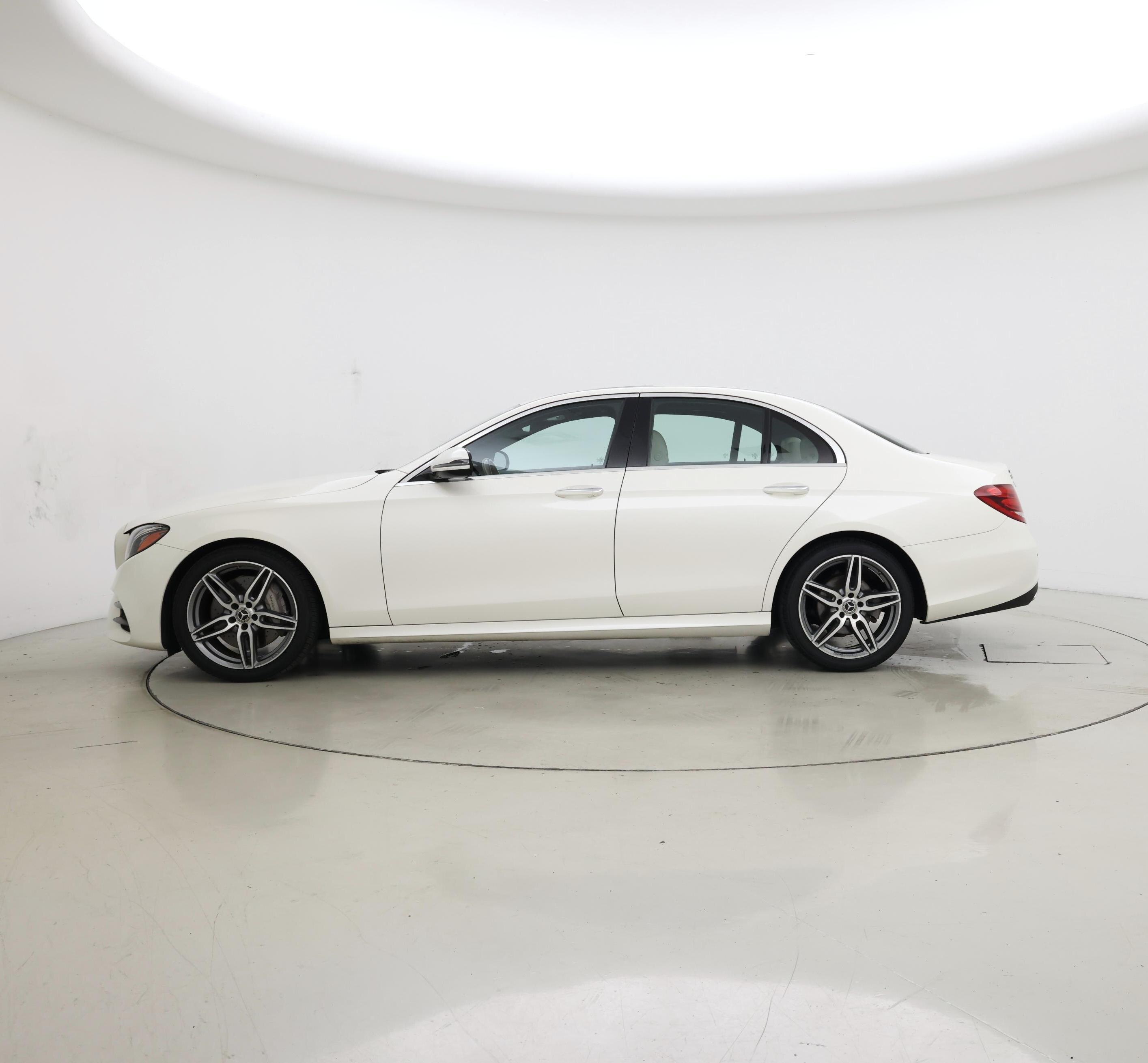 Thumbnail: 2020 Mercedes-Benz E-Class - 3