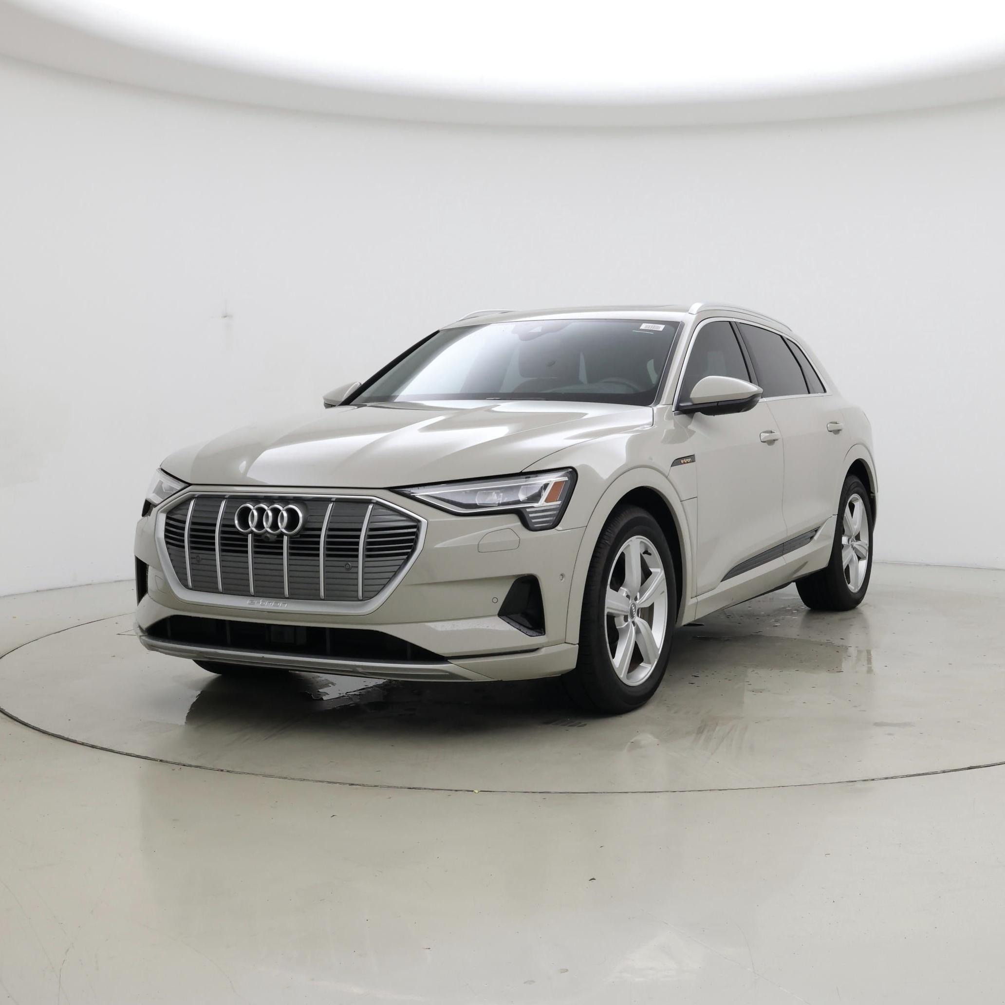 Thumbnail: 2019 Audi e-tron - 4