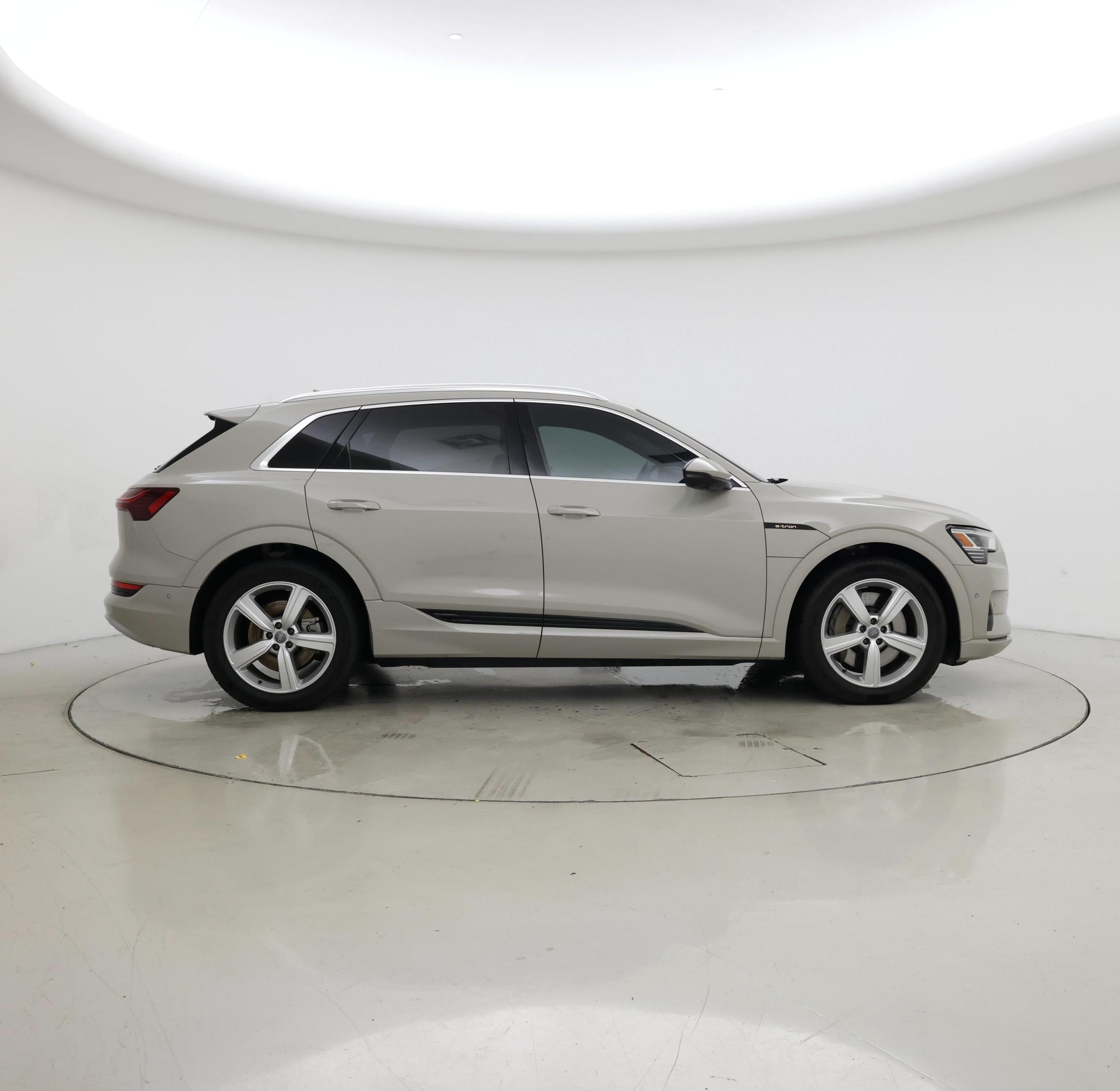 Thumbnail: 2019 Audi e-tron - 7