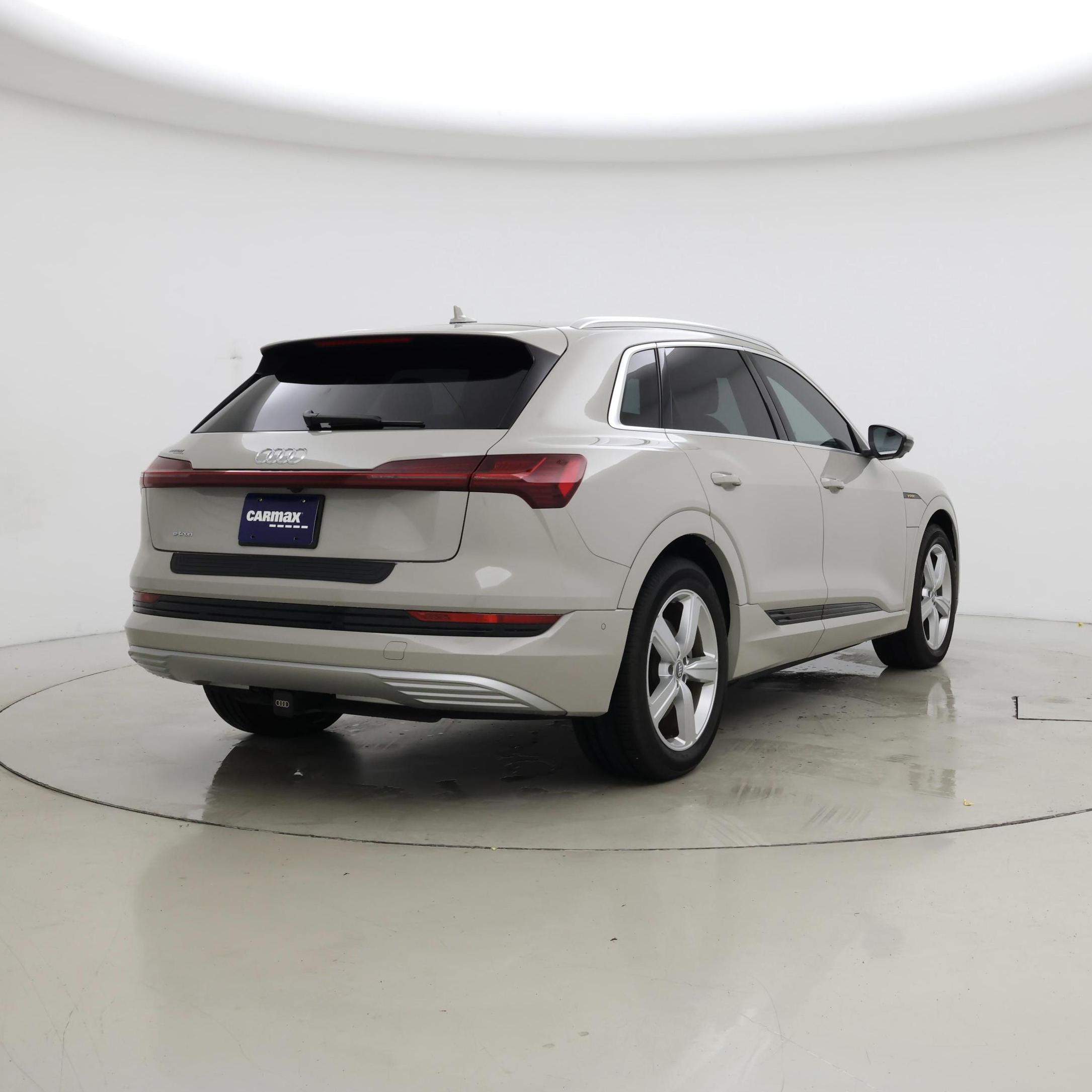 Thumbnail: 2019 Audi e-tron - 8