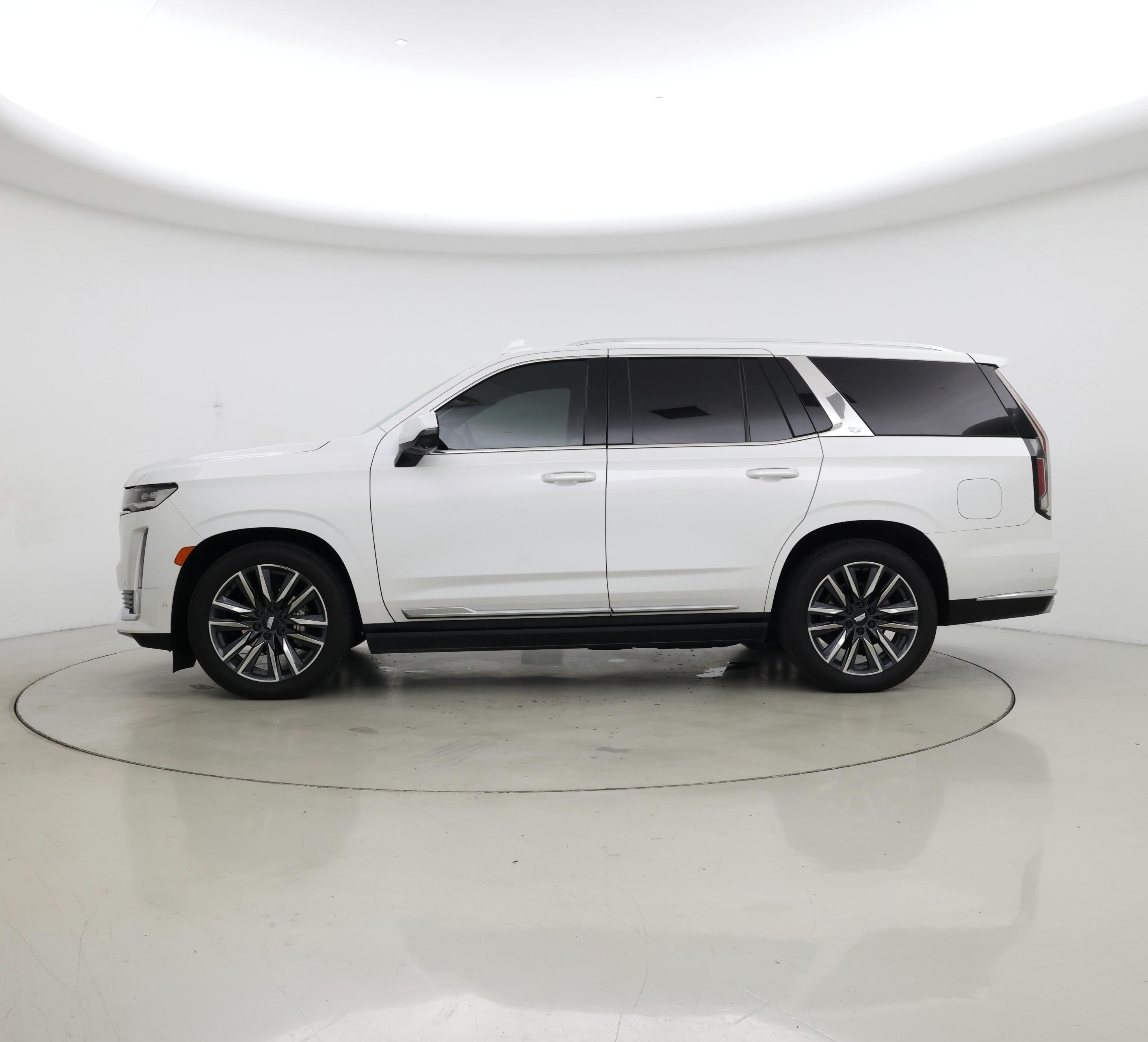 Thumbnail: 2022 Cadillac Escalade - 3