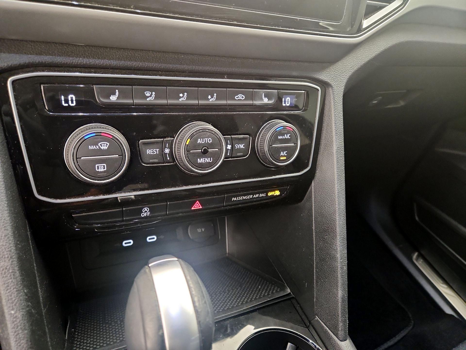 Thumbnail: 2022 Volkswagen Atlas - 16