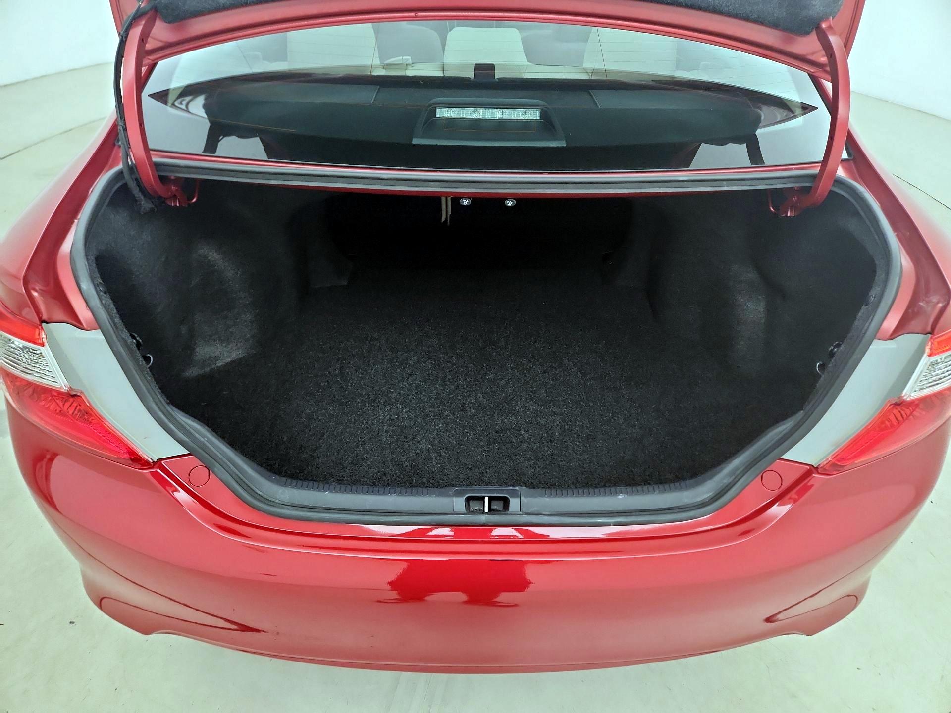Thumbnail: 2014 Toyota Camry - 20