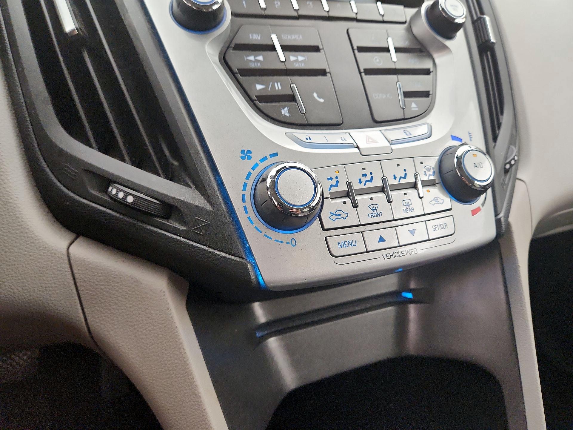 Thumbnail: 2015 Chevrolet Equinox - 16