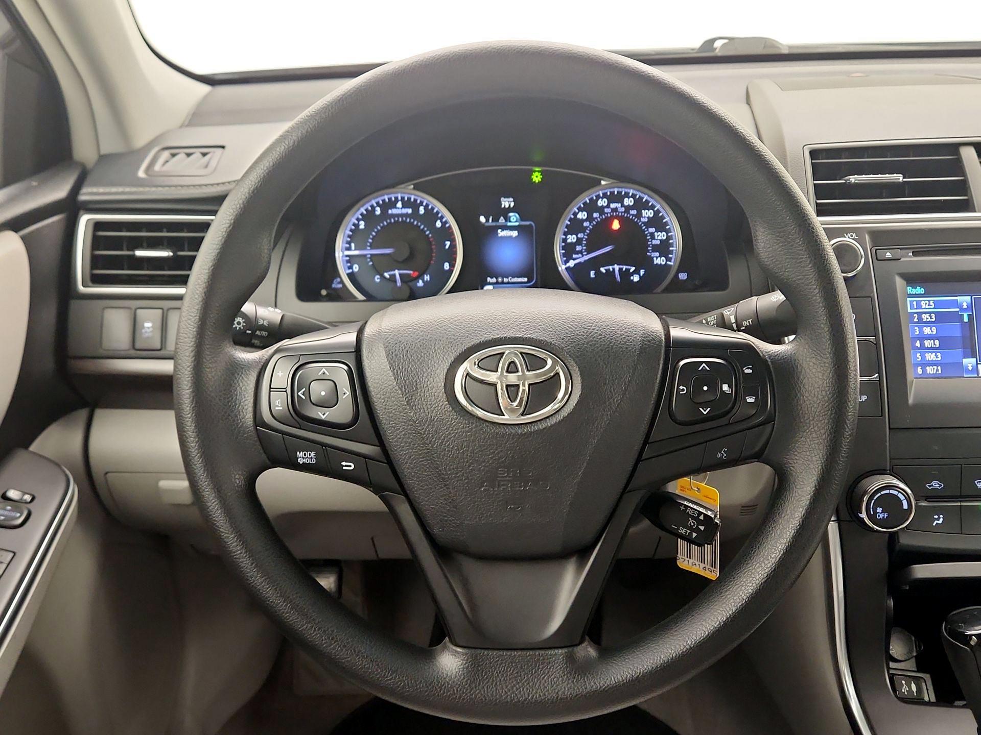 Thumbnail: 2016 Toyota Camry - 10