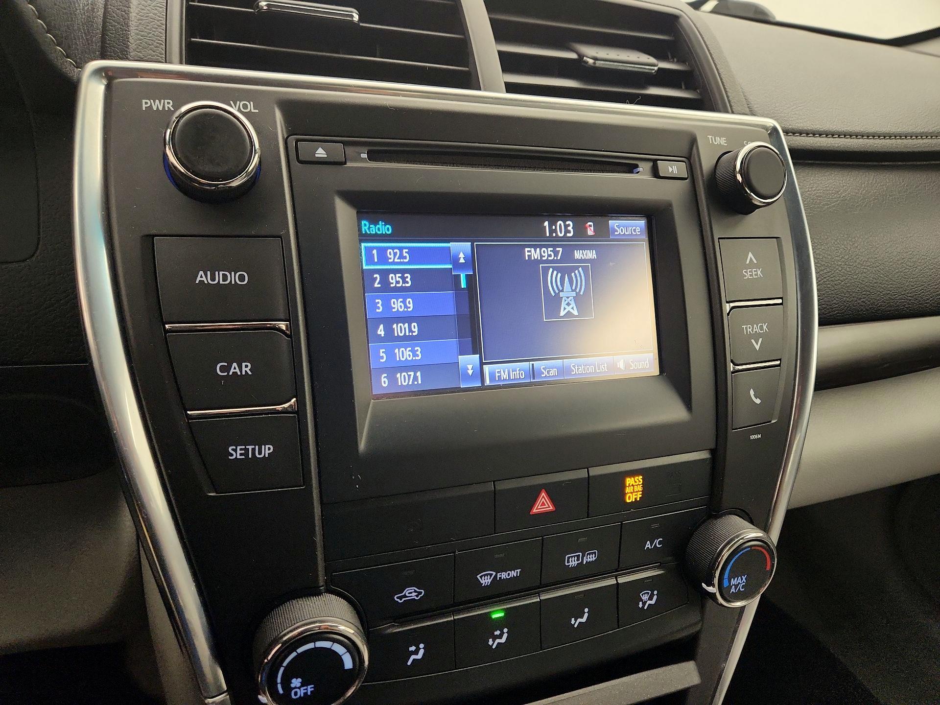 Thumbnail: 2016 Toyota Camry - 15