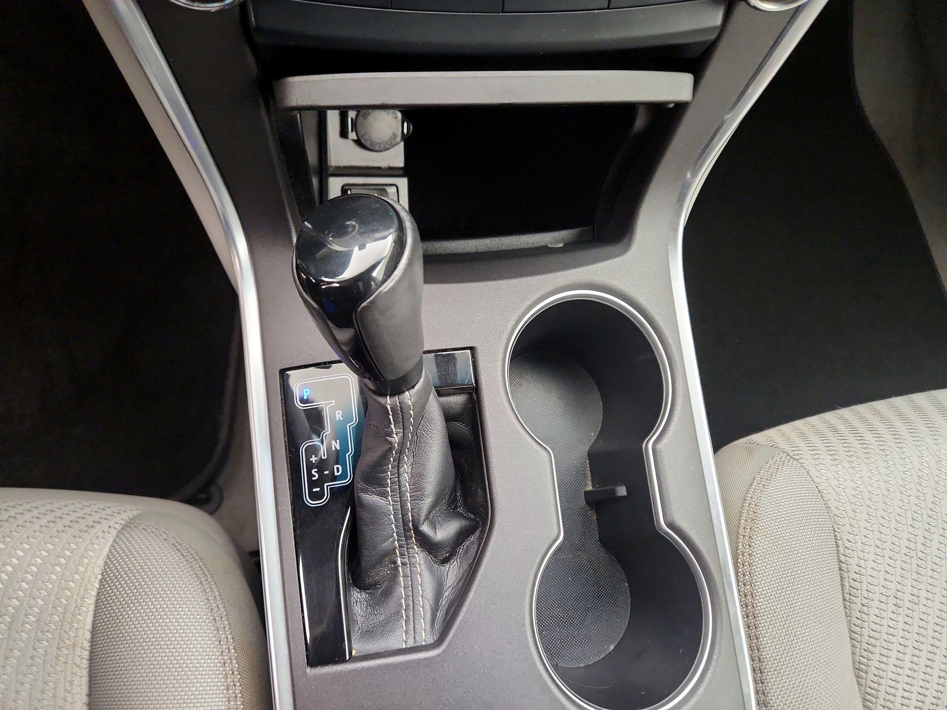 Thumbnail: 2016 Toyota Camry - 17