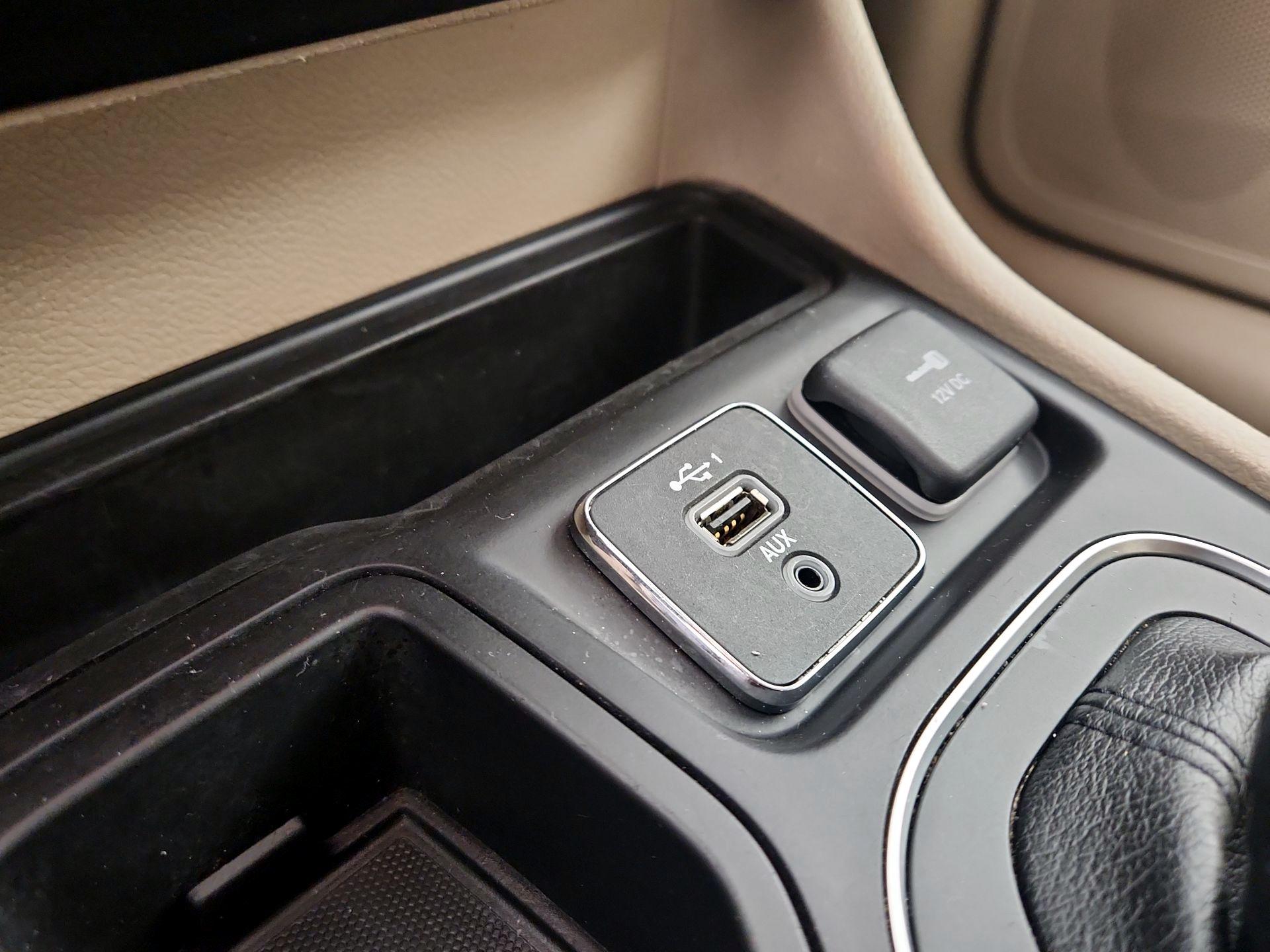 Thumbnail: 2021 Jeep Cherokee - 18