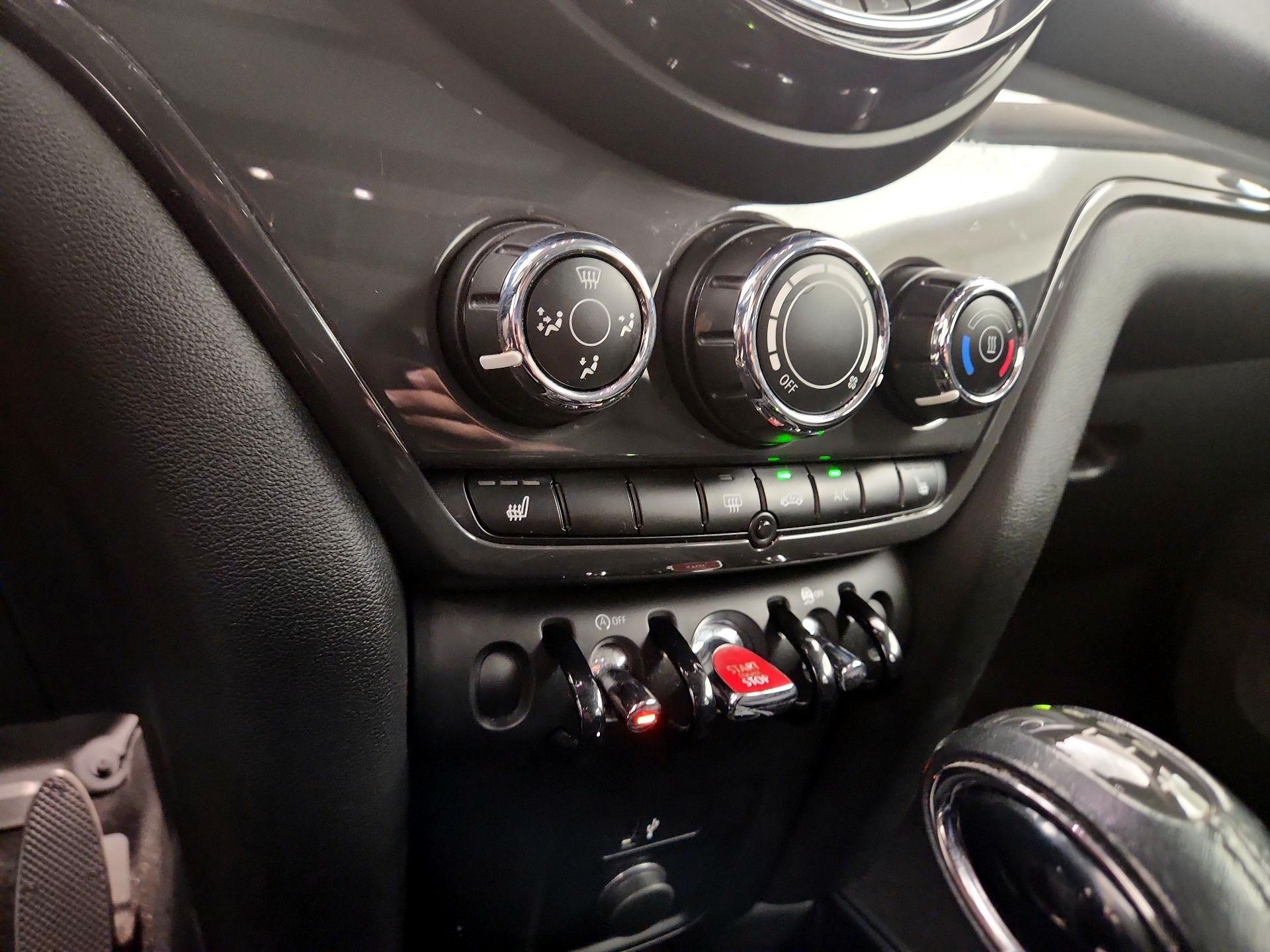 Thumbnail: 2019 MINI Cooper Countryman - 16