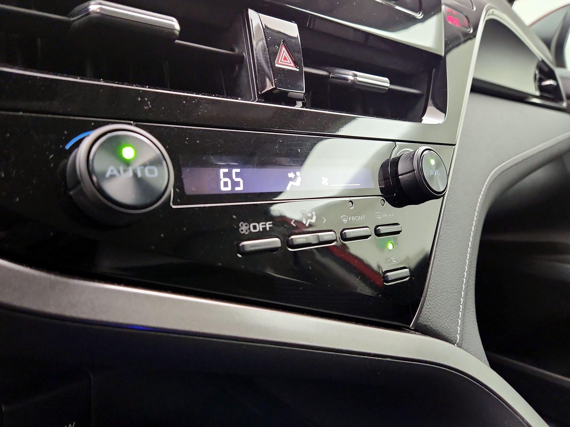 Thumbnail: 2021 Toyota Camry - 16