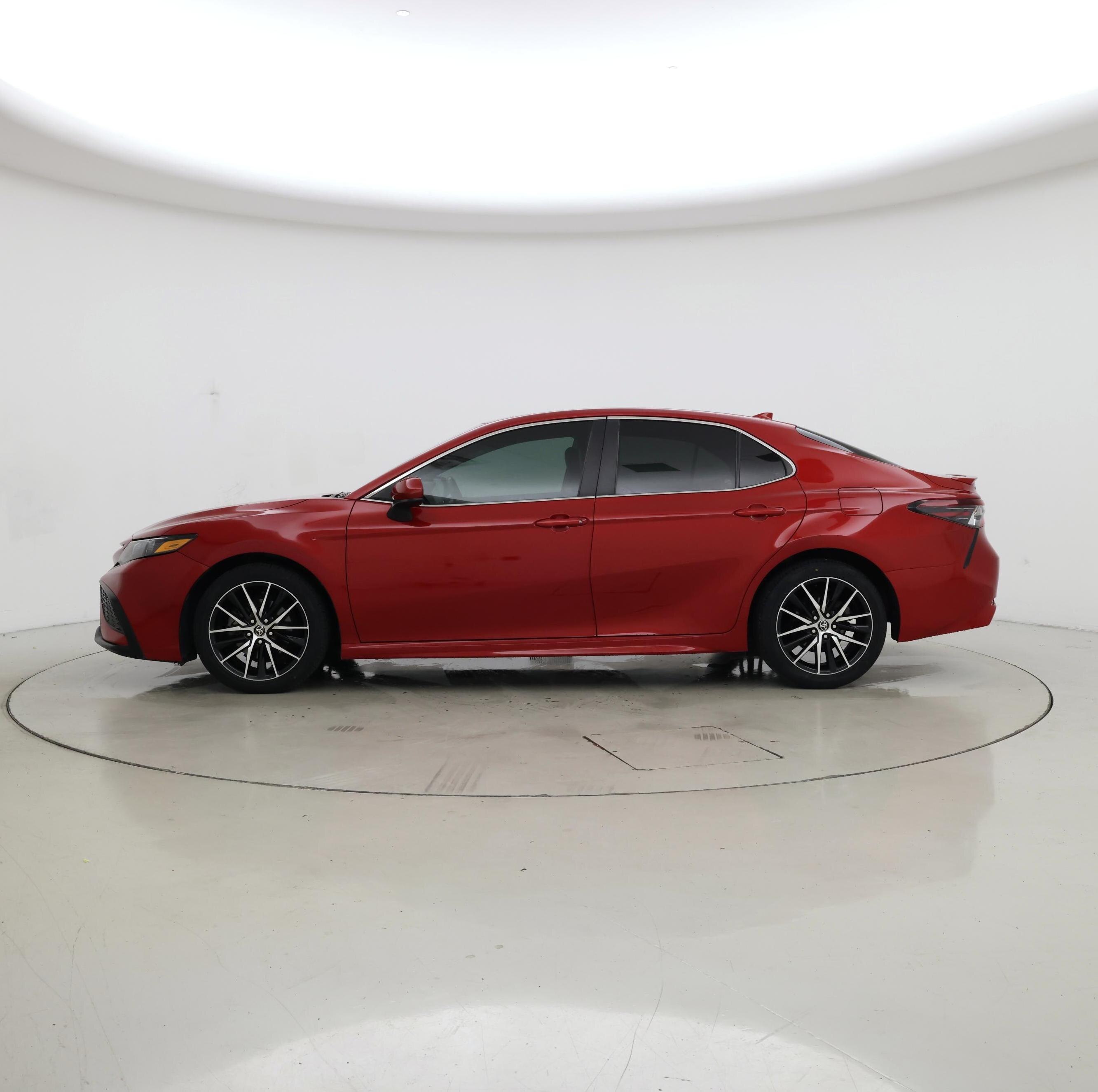 Thumbnail: 2021 Toyota Camry - 3