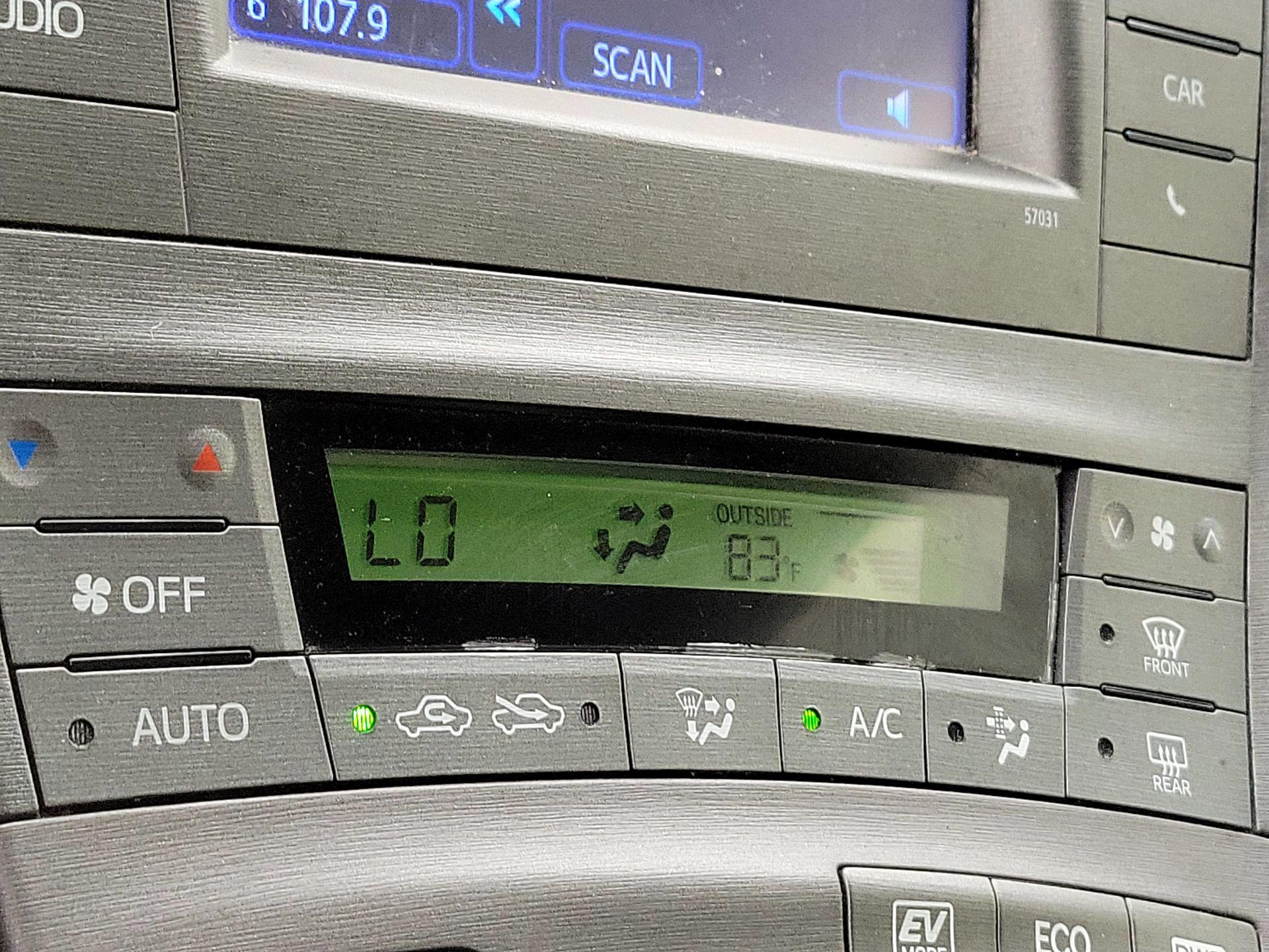 Thumbnail: 2014 Toyota Prius - 15