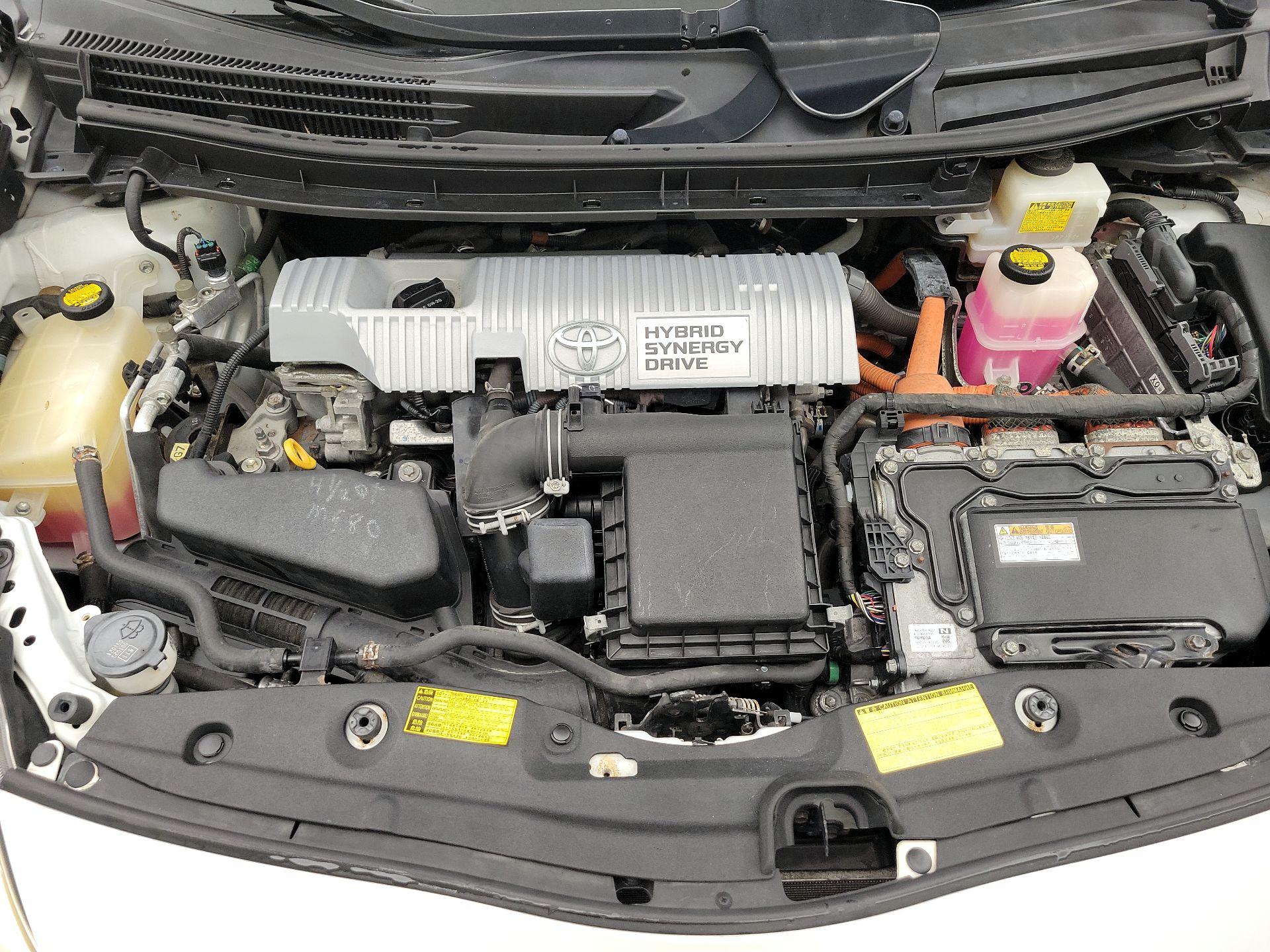Thumbnail: 2014 Toyota Prius - 20