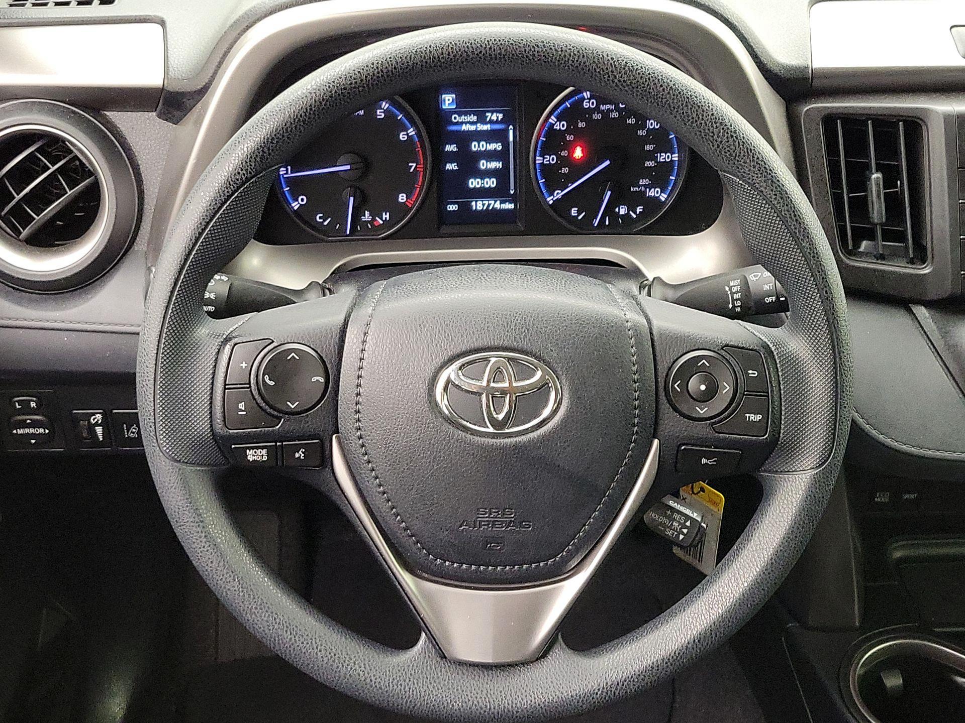 Thumbnail: 2018 Toyota RAV4 - 10
