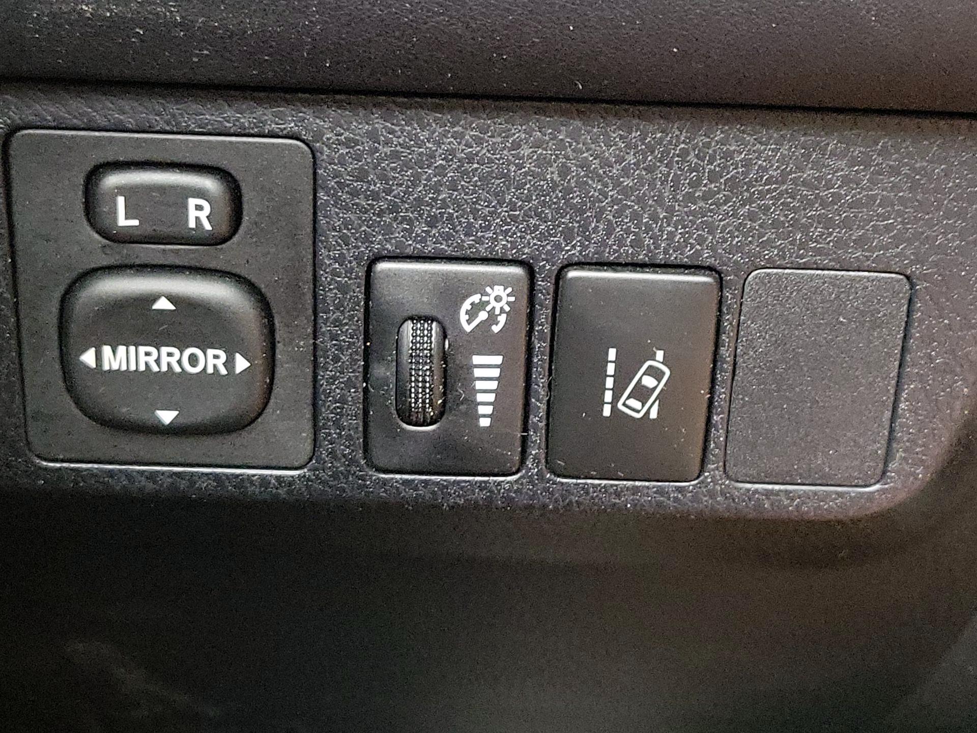 Thumbnail: 2018 Toyota RAV4 - 13