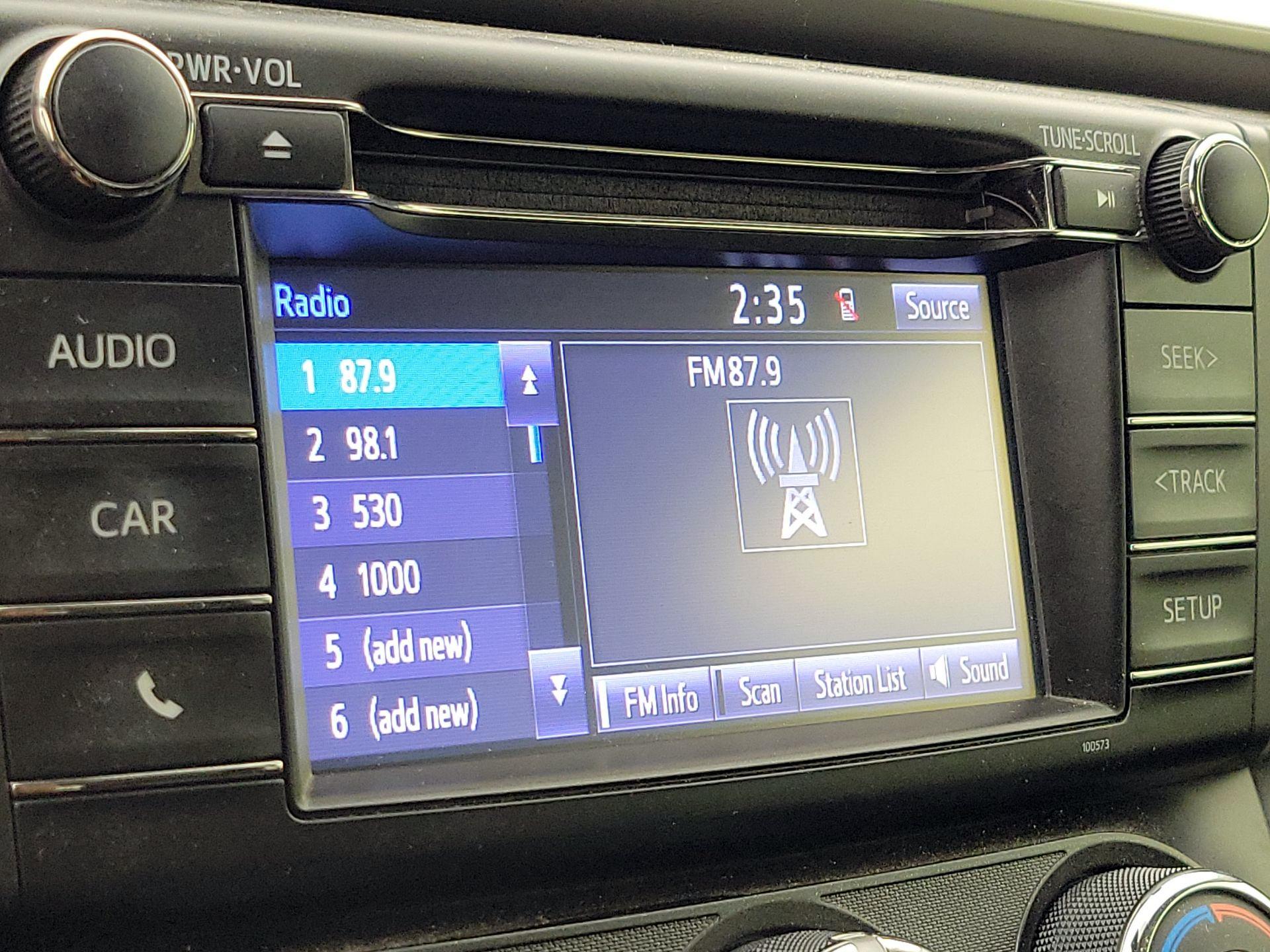 Thumbnail: 2018 Toyota RAV4 - 15