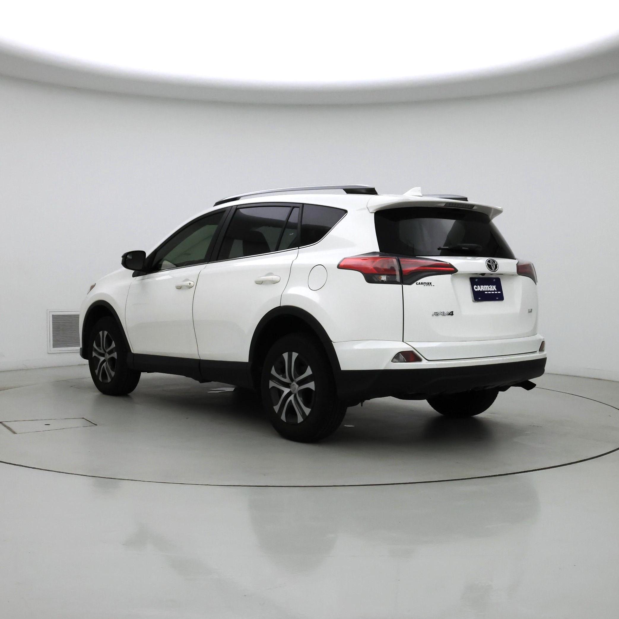 Thumbnail: 2018 Toyota RAV4 - 2