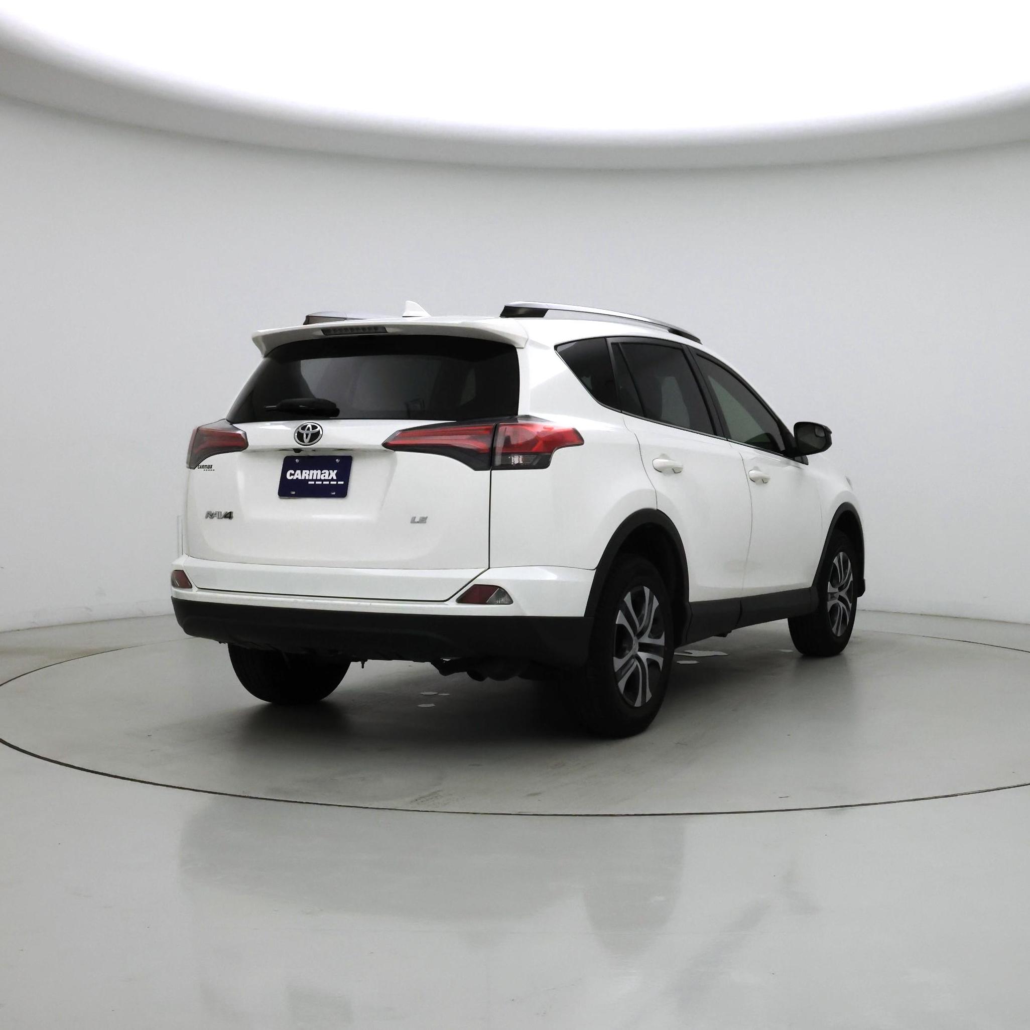 Thumbnail: 2018 Toyota RAV4 - 8