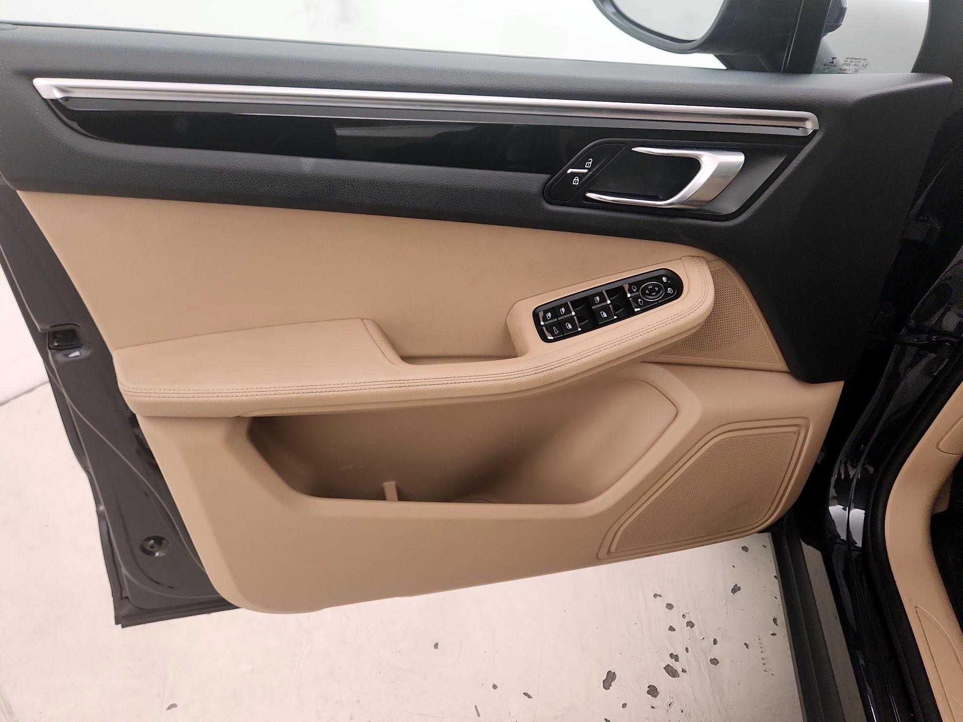 Thumbnail: 2019 Porsche Macan - 12