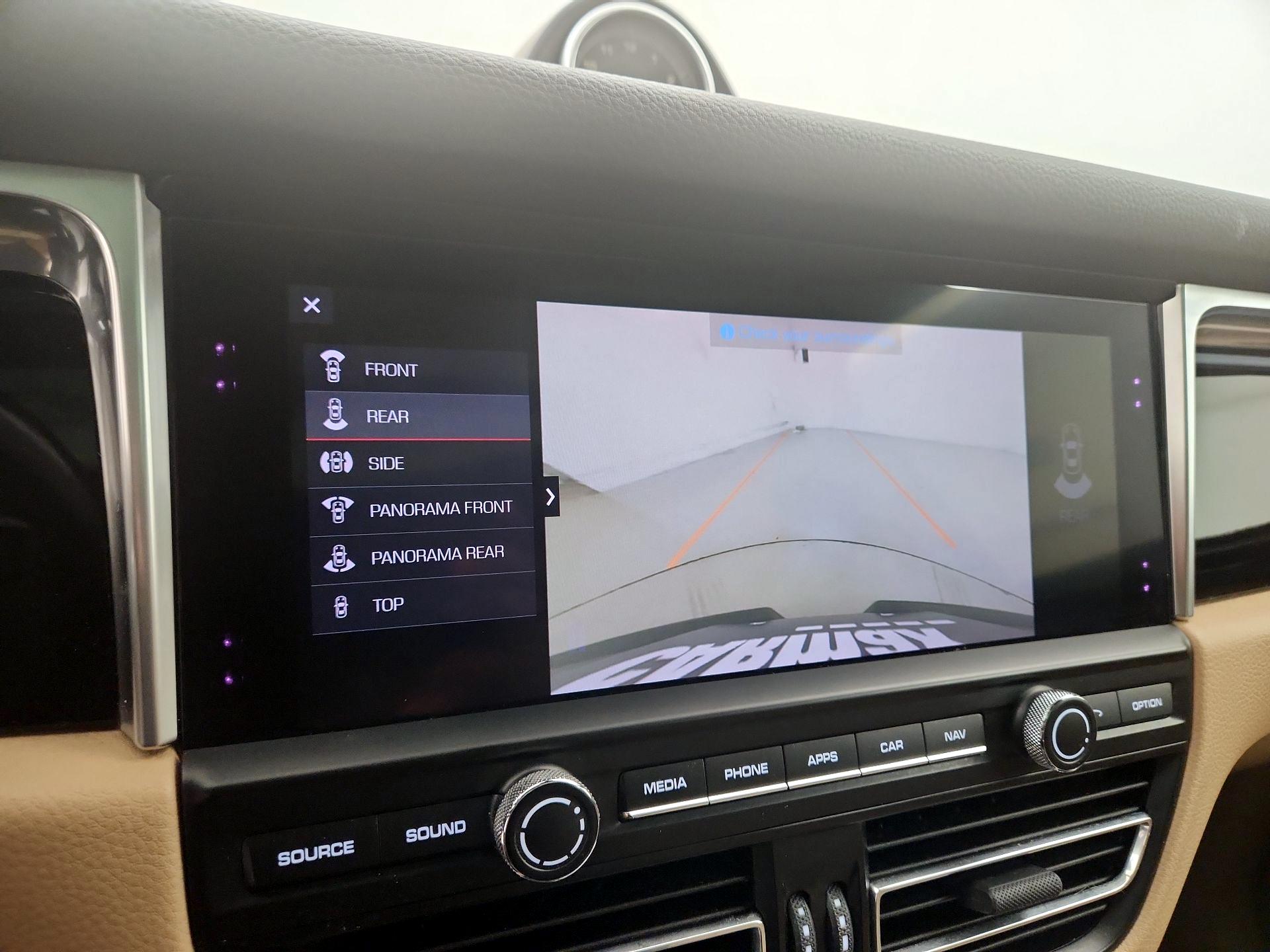 Thumbnail: 2019 Porsche Macan - 15